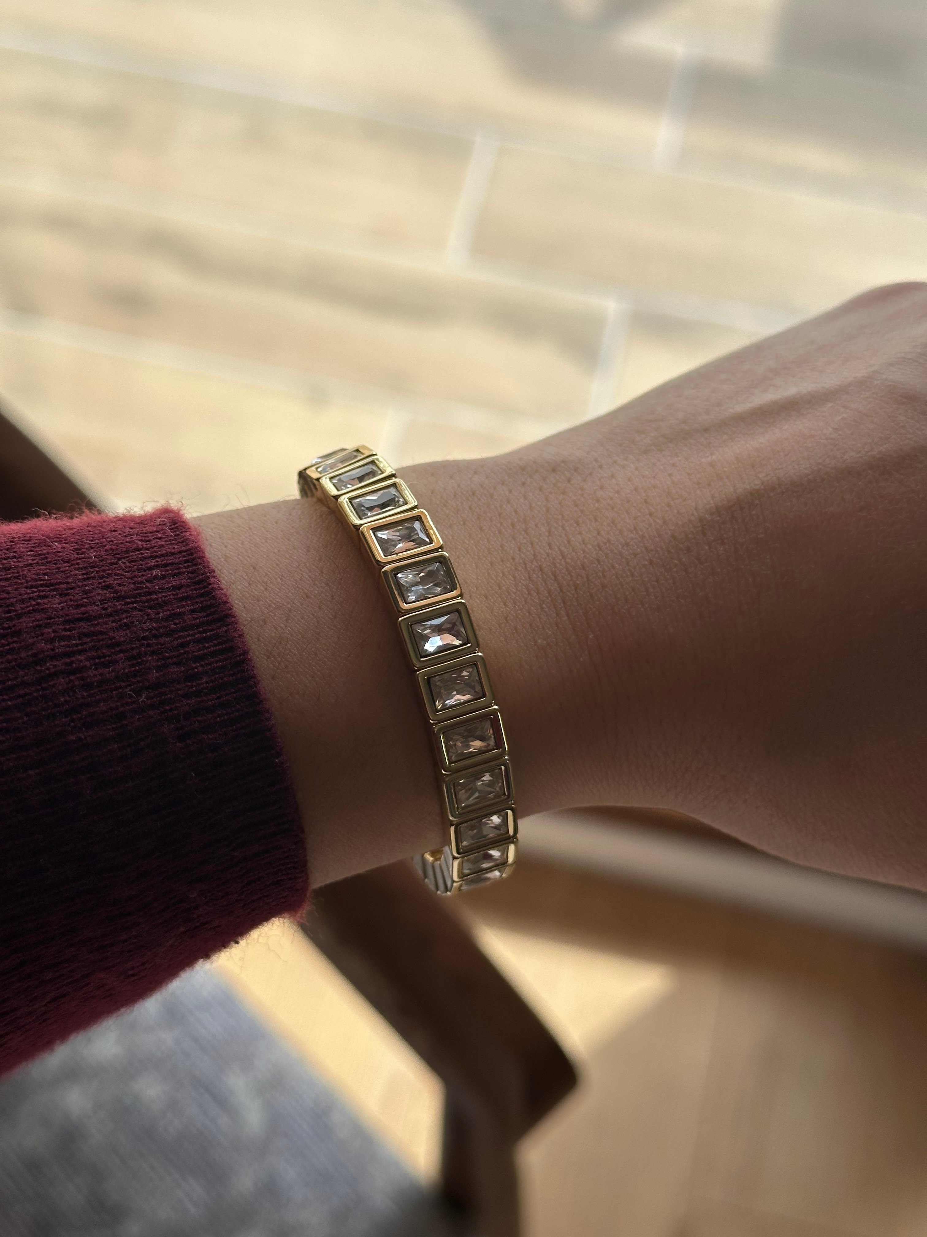 Özel Seri Gold Üzeri Dikdörtgen Baget Taş Detaylı Lastikli Bileklik