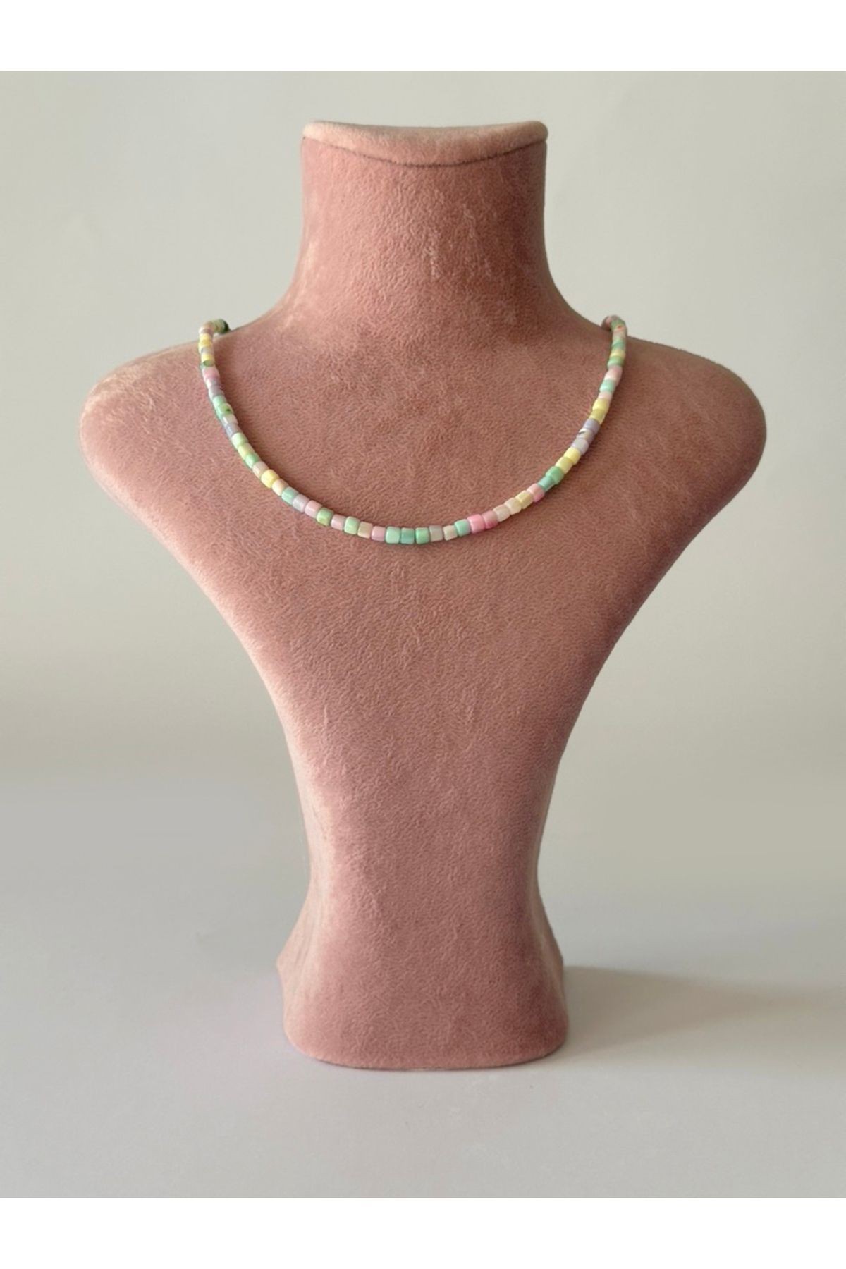 Pastel Tonlu Kristal Boncuk Kolye