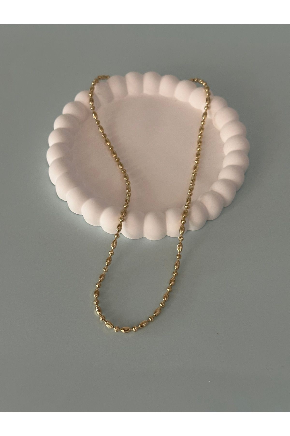 XUPING Yuvarlak ve Oval Topçuk Detaylı Gold Kolye (42 Cm)