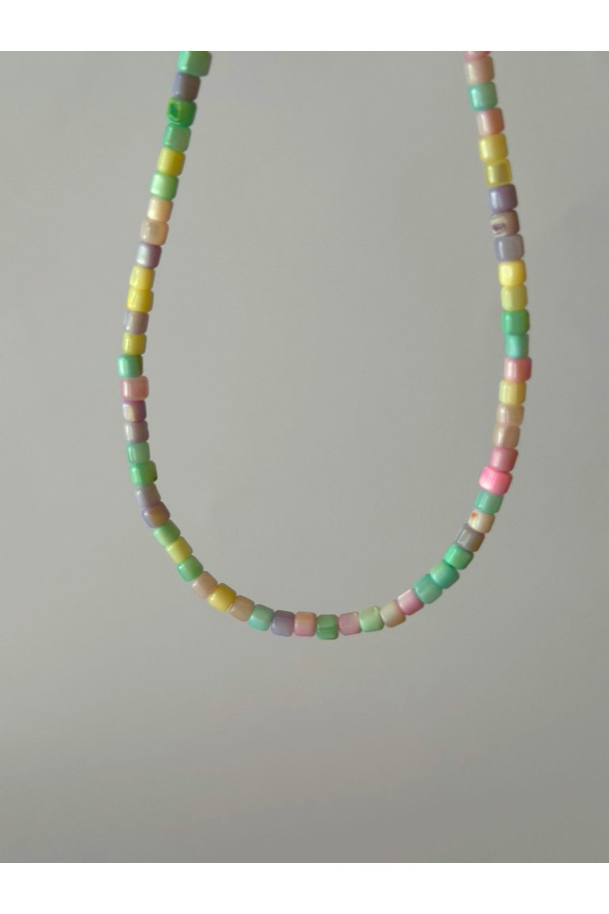 Pastel Tonlu Kristal Boncuk Kolye