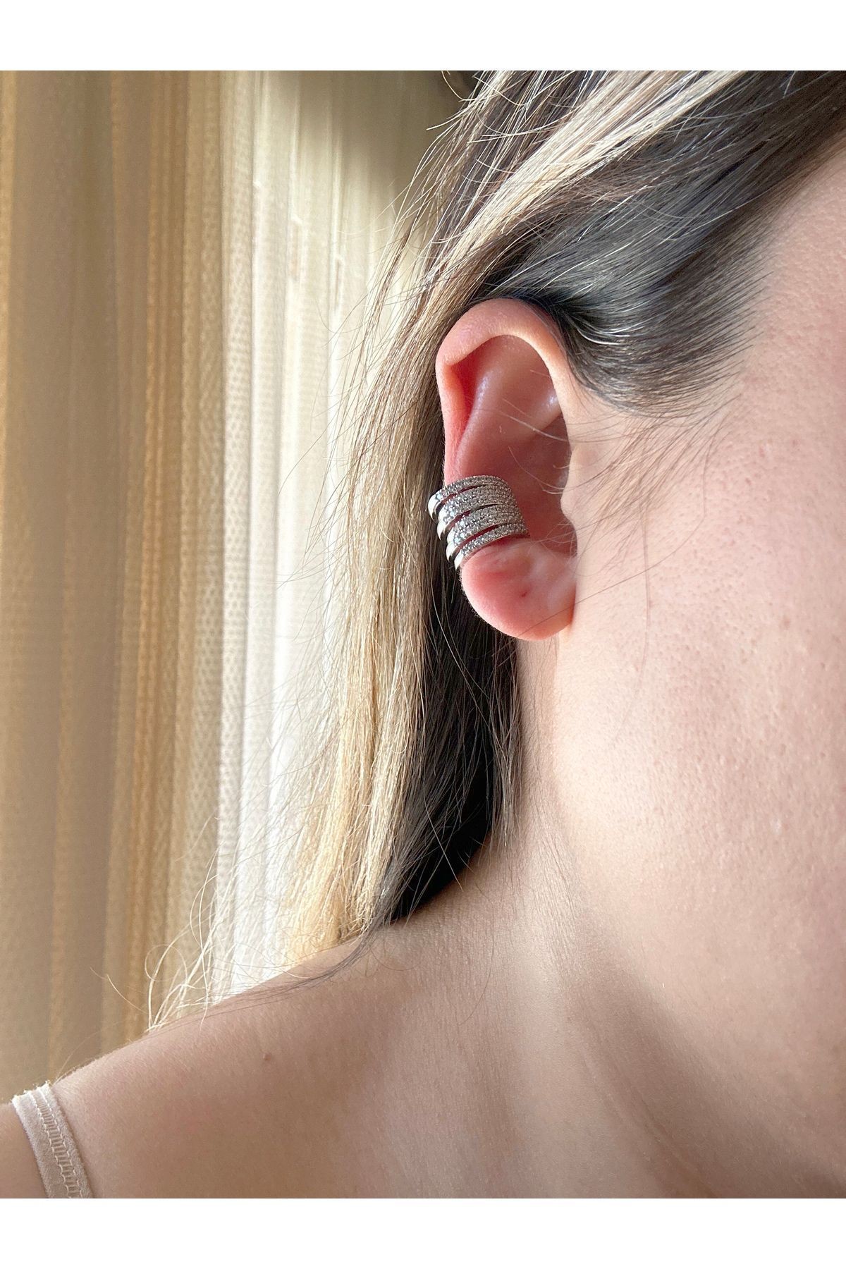 Çoklu Görünüm Zirkon Taşlı Gold Earcuff