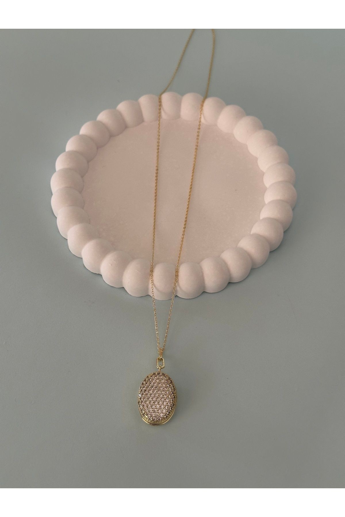 Özel Seri Zirkon Baget Taşlı Oval Madalyon Kolye (56 Cm)