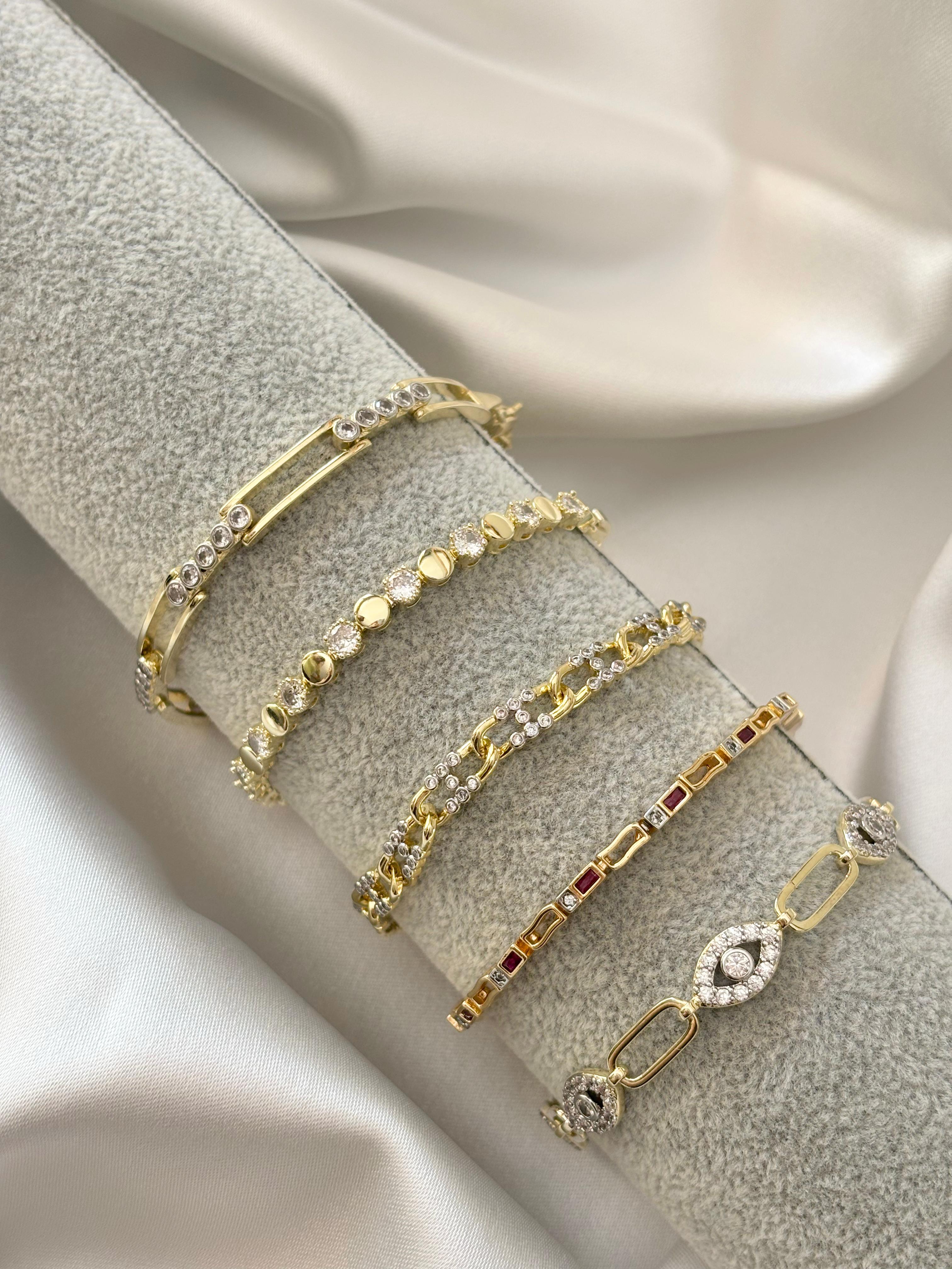 Özel Seri Gold Minik Sıralı Zirkon Taş Detaylı  Ataç Bileklik