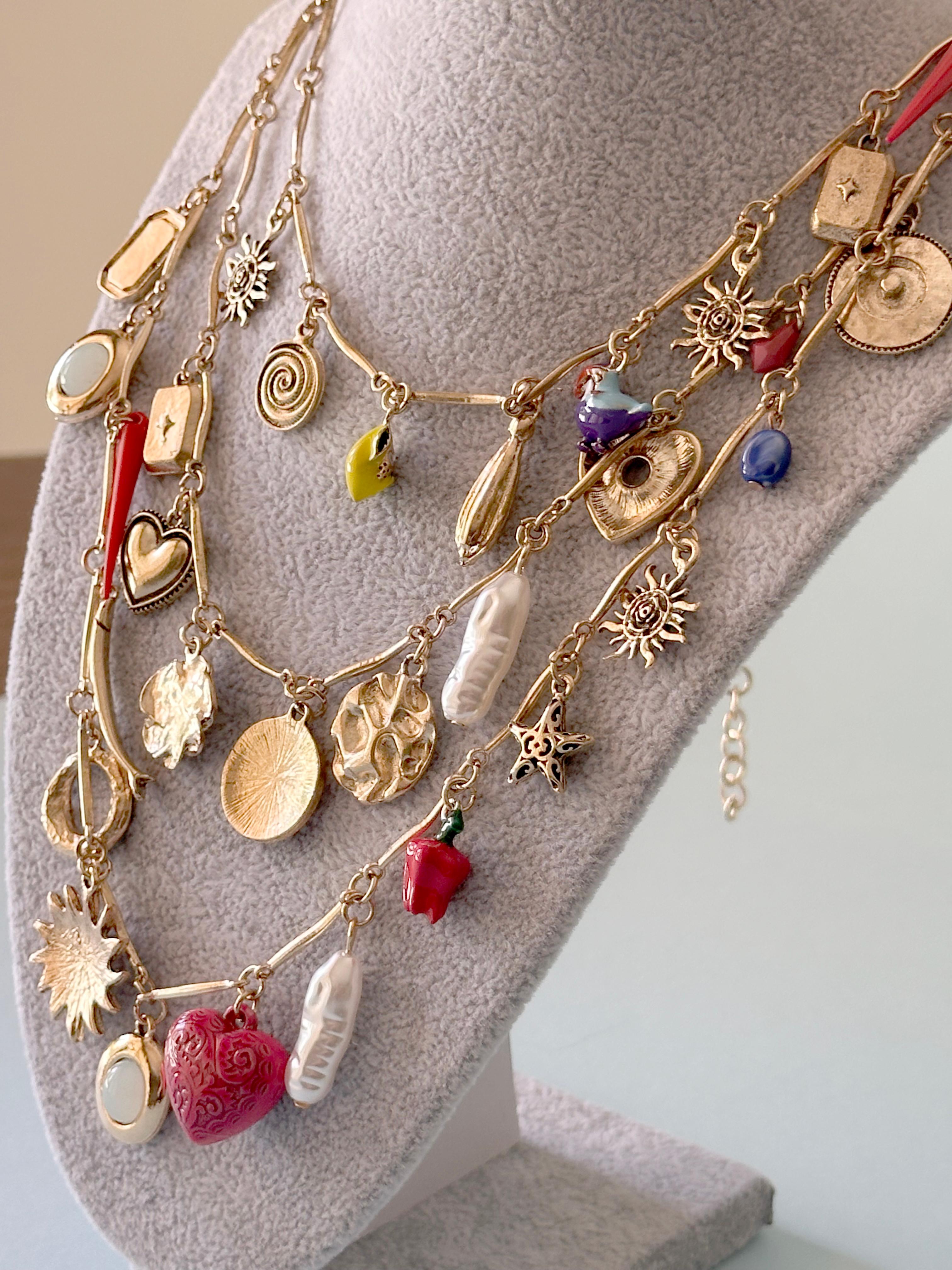 Marka Model Charmlı Çoklu Gold Kolye