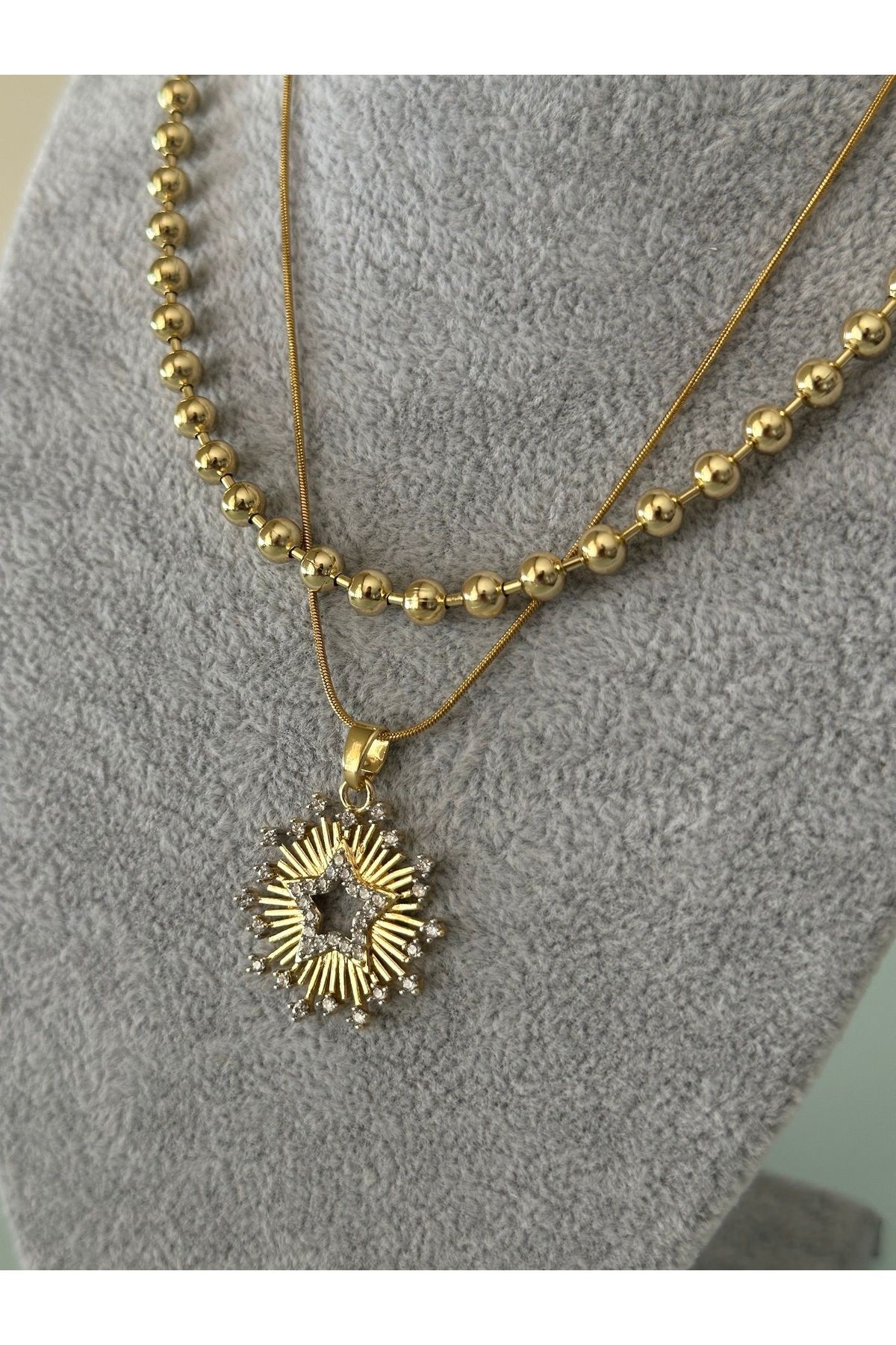Gold Zirkon Taş Detaylı Yıldız Çelik Kolye