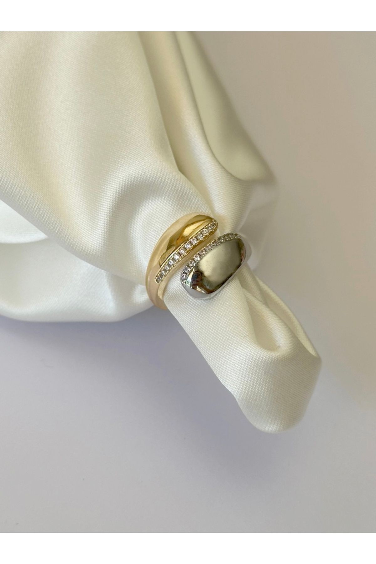 Ayarlanabilir Gold ve Silver Damla Model Şerit Zirkon Taşlı Yüzük
