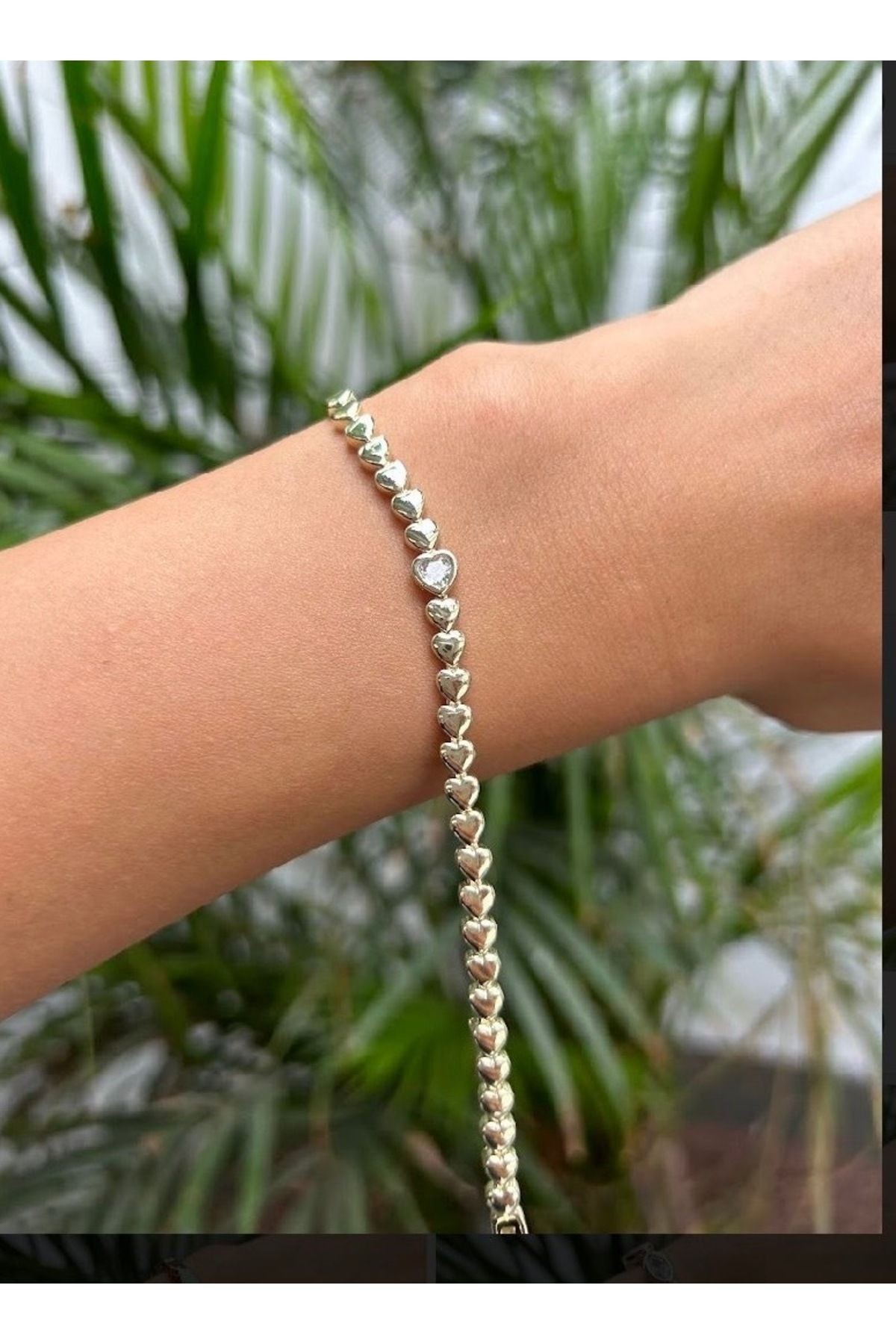 Özel Seri Minimal Kalp Detaylı Ortası Zirkon Taşlı Silver Bileklik