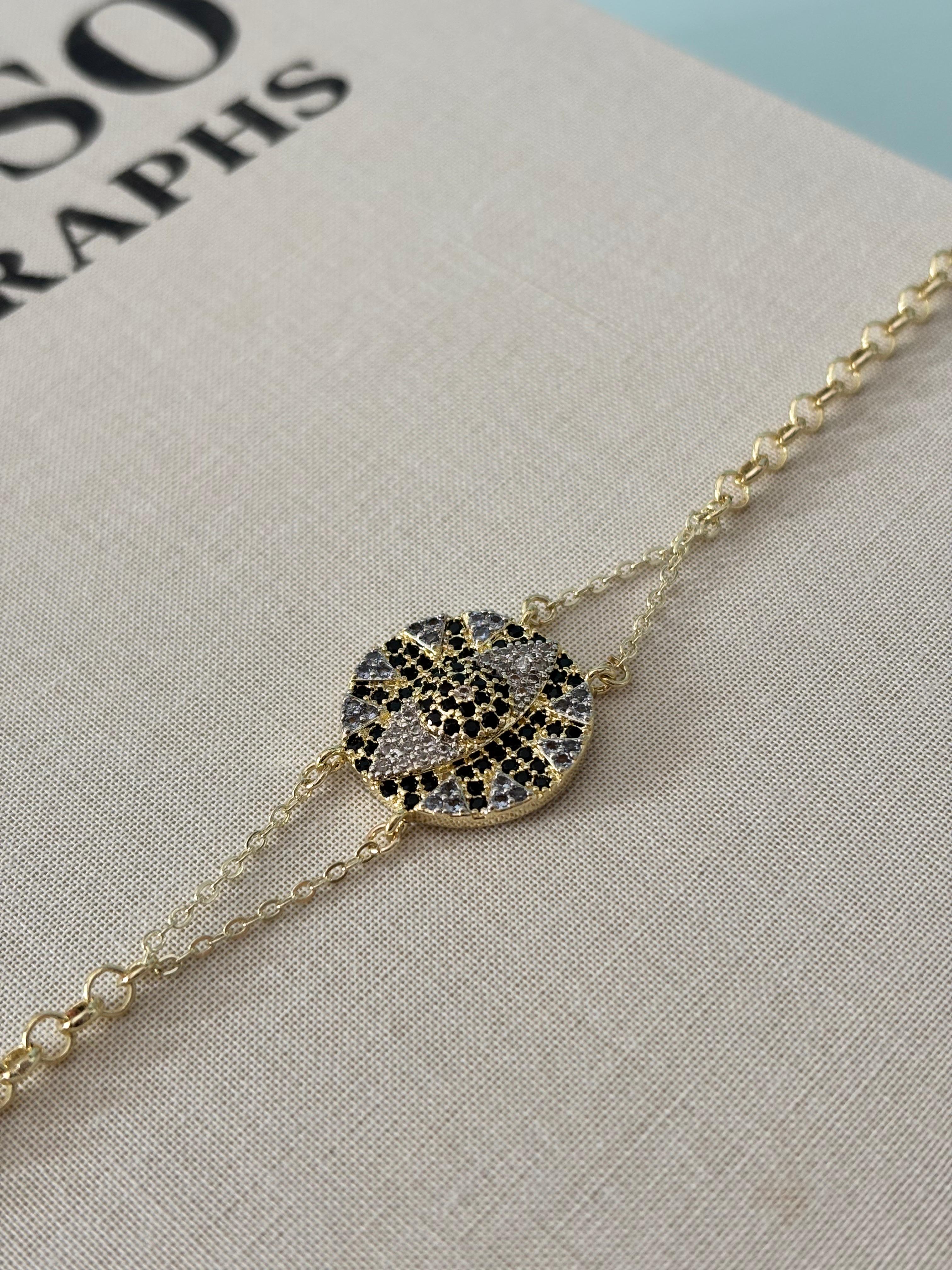 Özel Seri Gold Daire Plaka Üzeri Göz Detaylı Zirkon Taşlı Bileklik