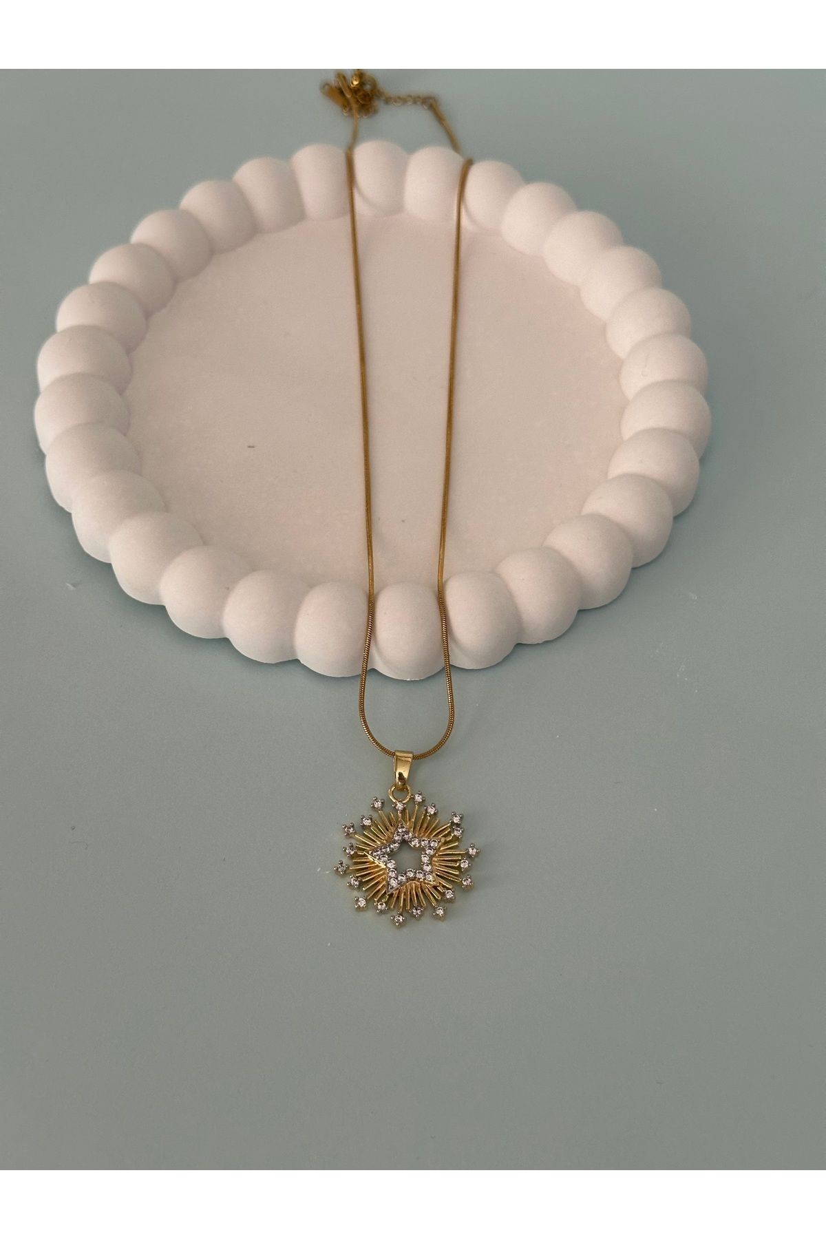 Gold Zirkon Taş Detaylı Yıldız Çelik Kolye
