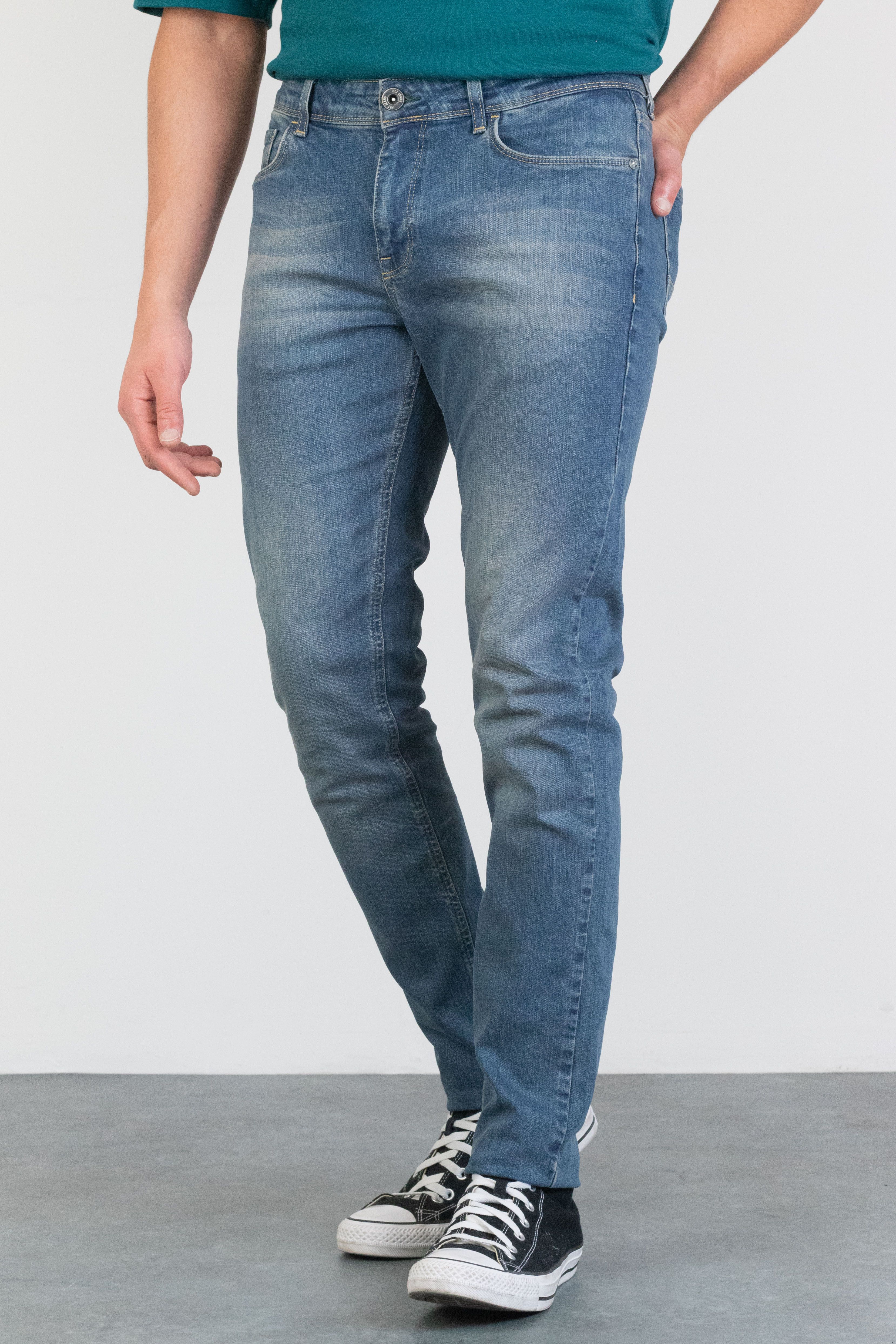 Açık Mavi Taşlamalı Slim Fit Jean HLTHE001943A