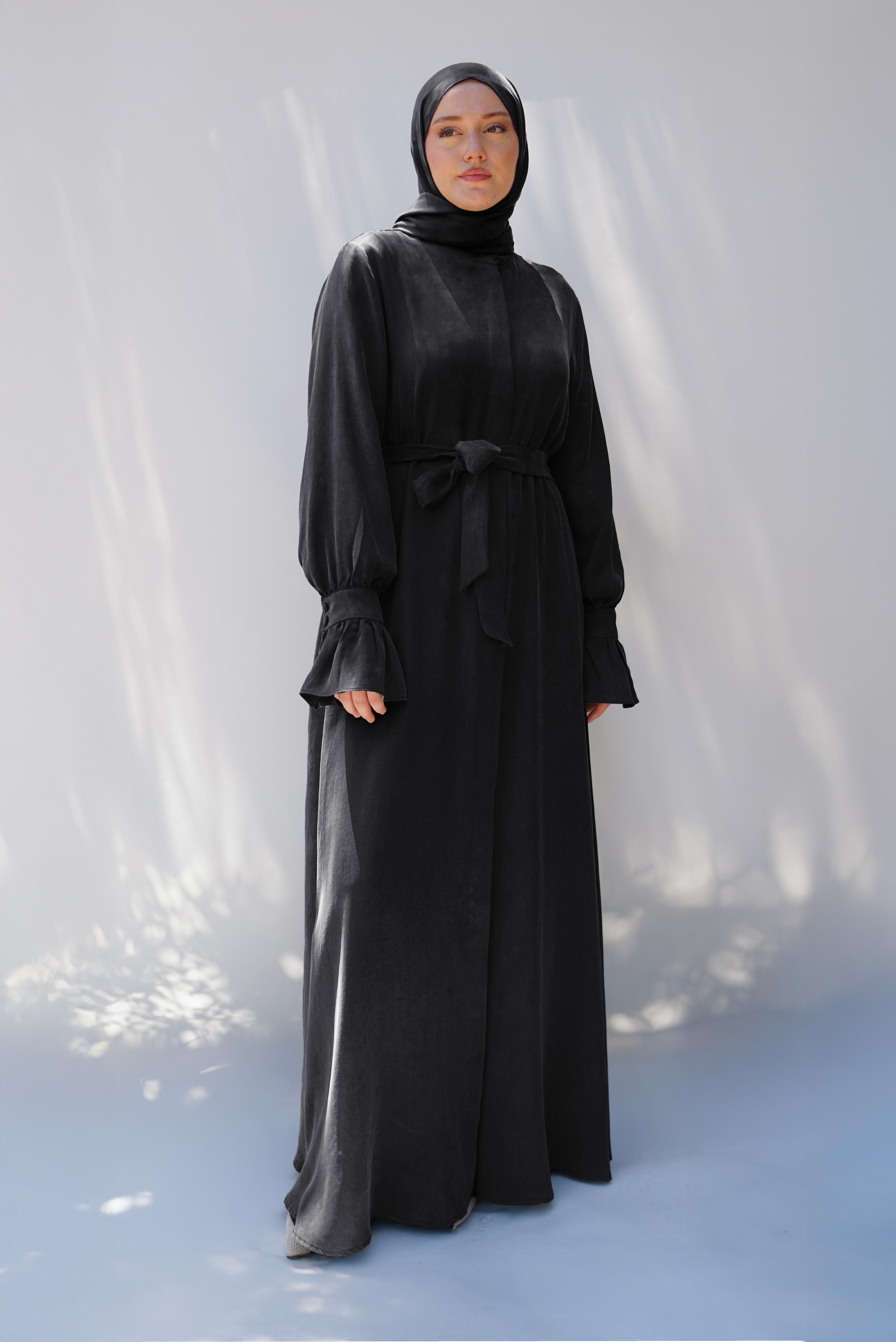 Sırt Büzgü Detaylı İpek Ferace/Abaya - SİYAH