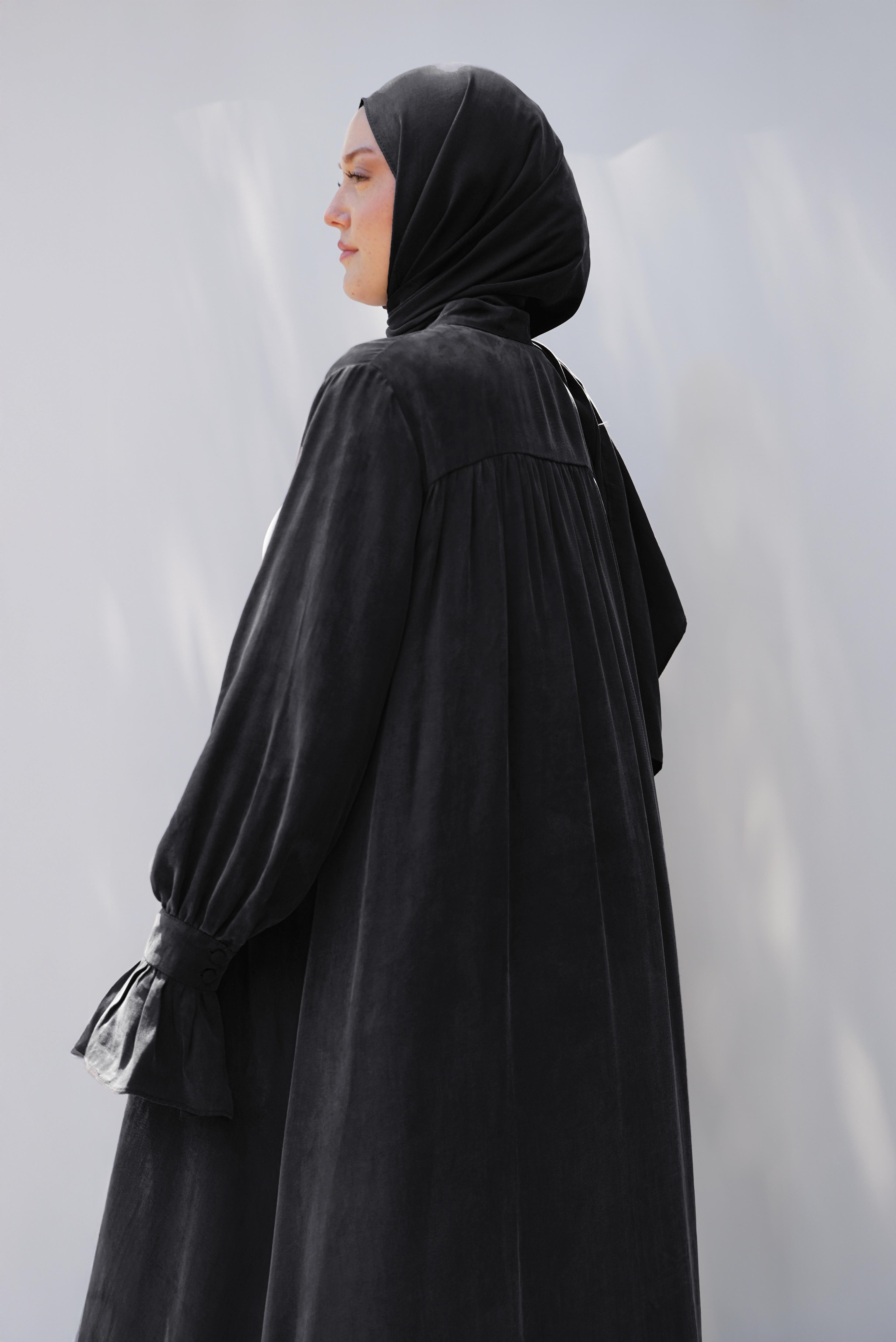 Sırt Büzgü Detaylı İpek Ferace/Abaya