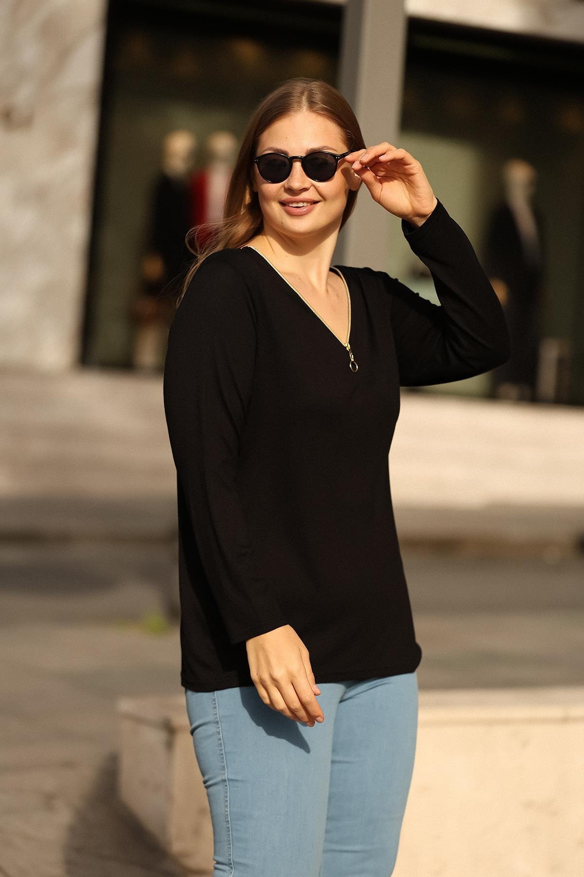 Klasik Fermuarlı Büyük Beden Siyah Bluz