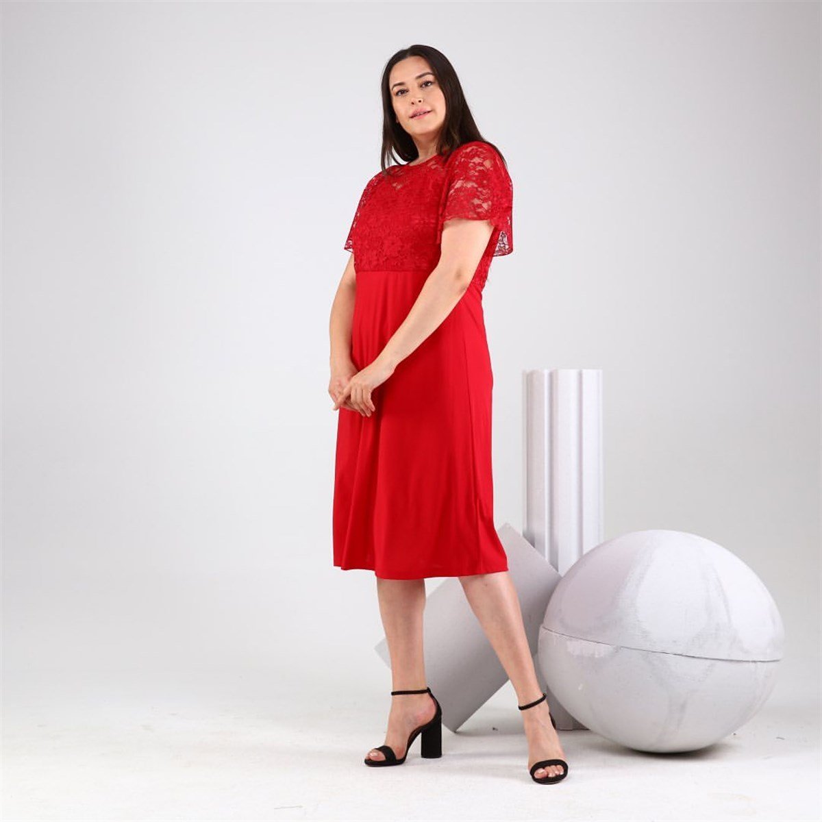 Omuzları Dantelli Kısa Kol Kırmızı Sandy Elbise