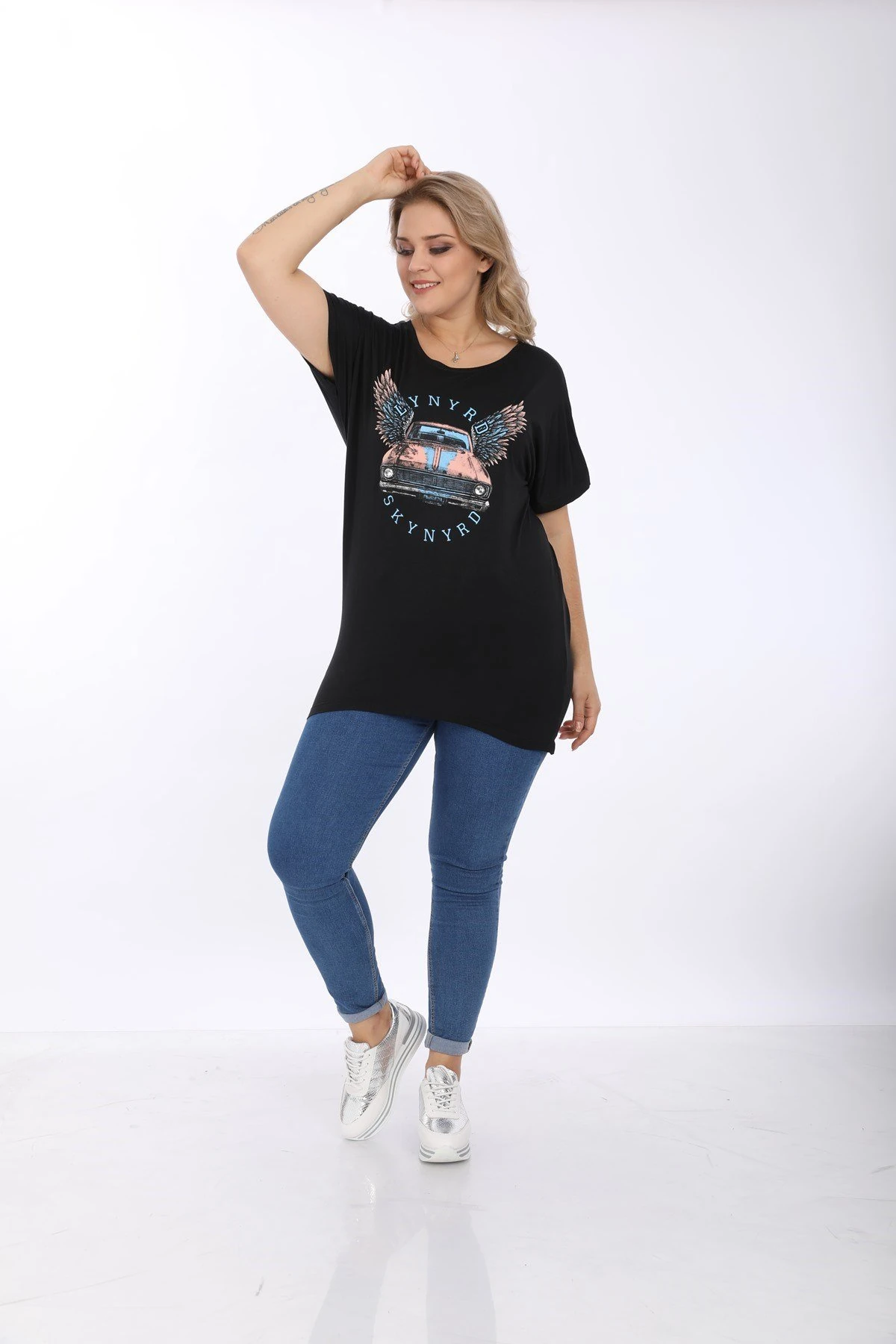 Kanatlı Araba Desenli Büyük Beden Siyah T-Shirt