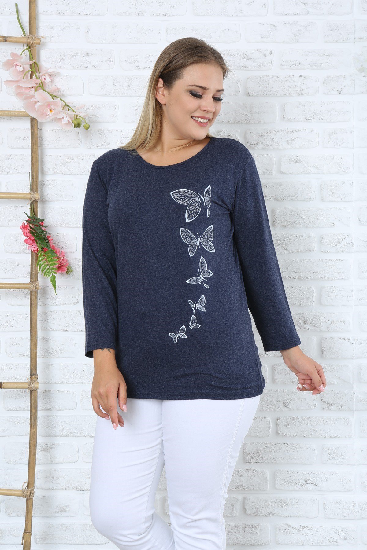 Alaca Kelebekler Baskılı Büyük Beden Lacivert Y-Viskon Kazak