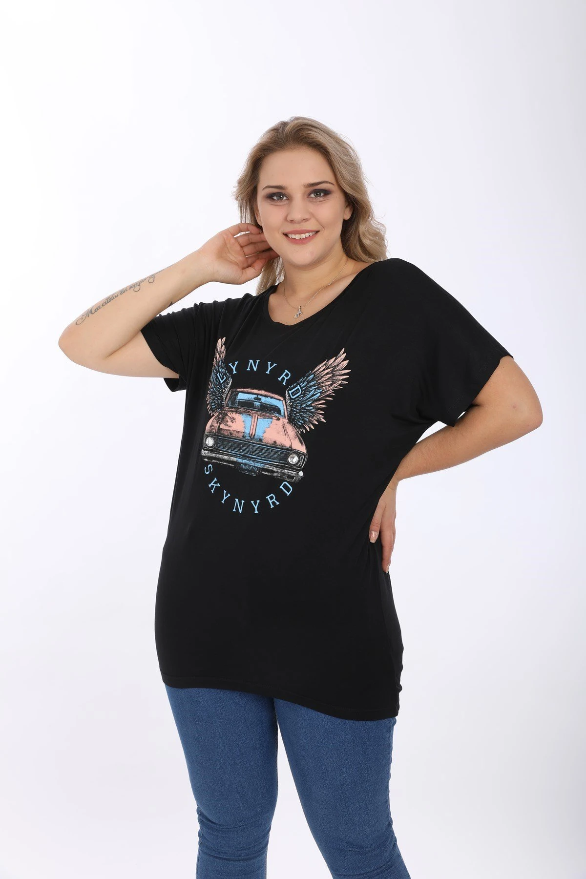 Kanatlı Araba Desenli Büyük Beden Siyah T-Shirt