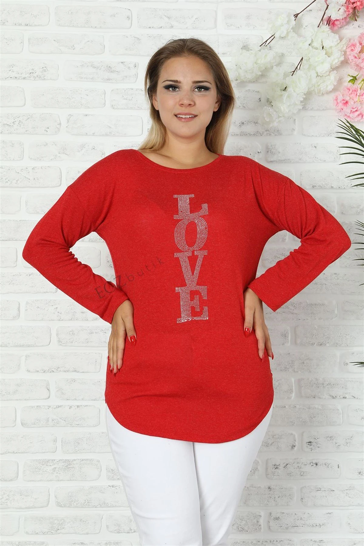 Uzun Kollu Love Yazılı Büyük Beden Kırmızı Kazak