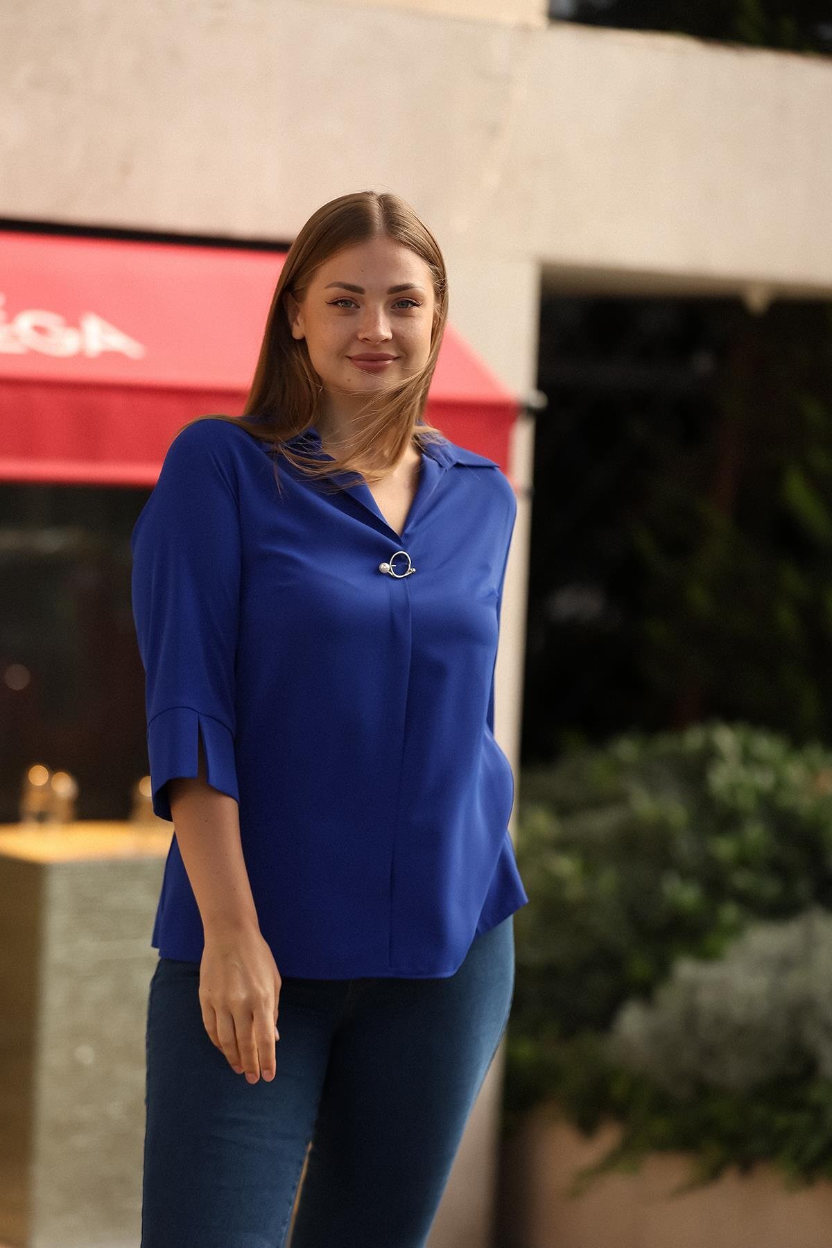 Polo Yaka Broşlu Fakir Kol Düğmesiz Abiye Bluz Pudra