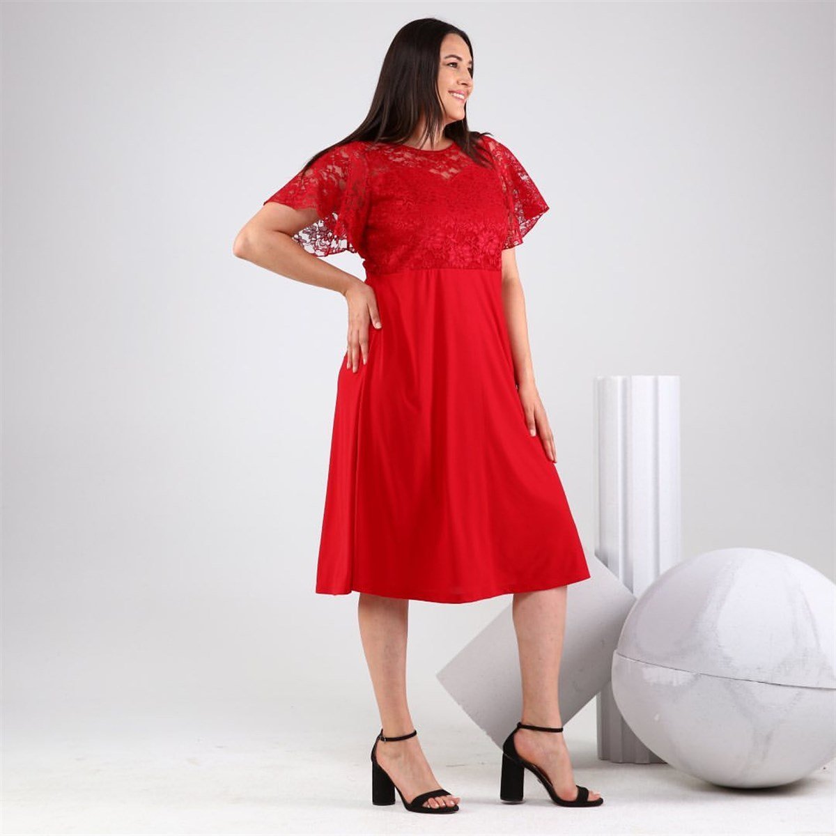 Omuzları Dantelli Kısa Kol Kırmızı Sandy Elbise