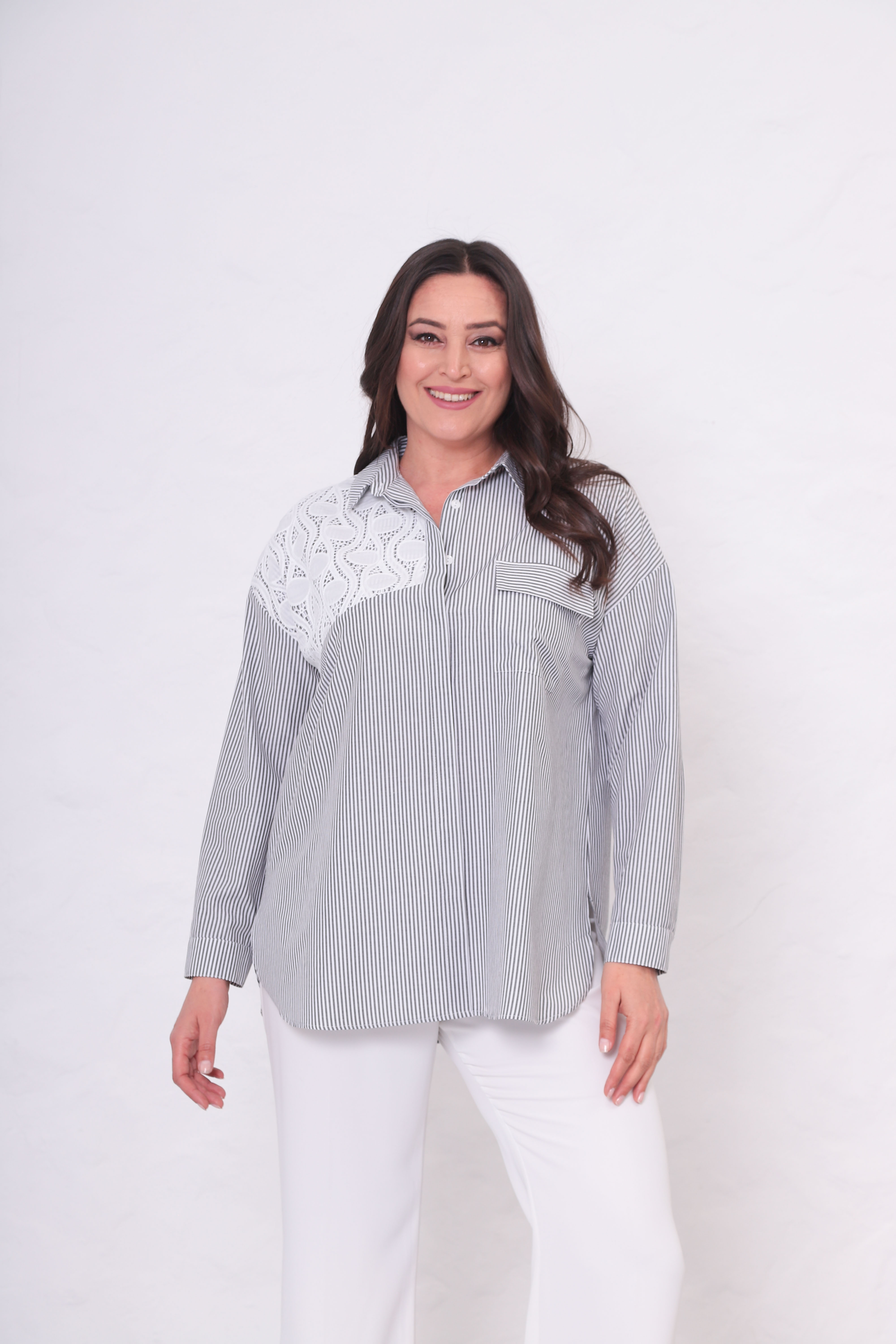 Büyük Beden Nakış İşlemeli Gömlek  Çizgili - Siyah