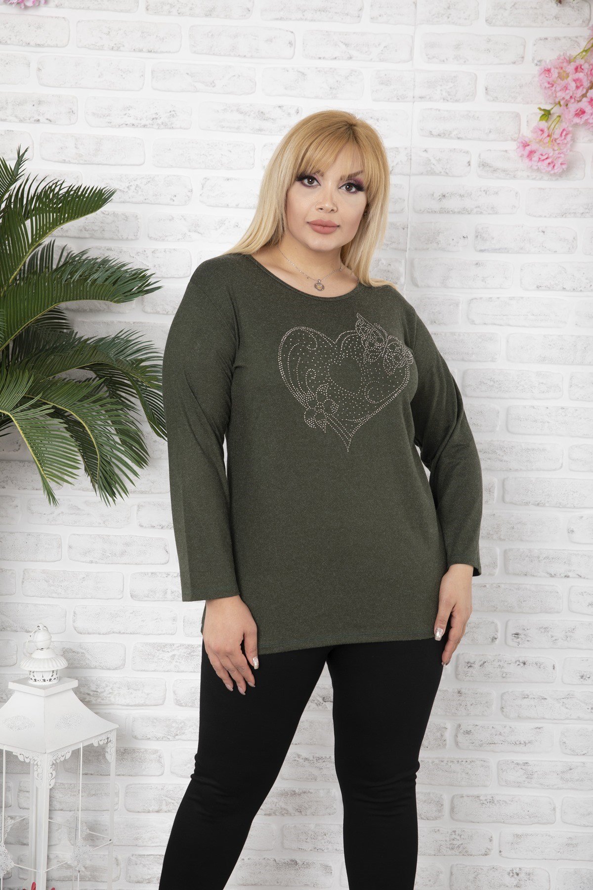 Kelebek ve Kalp Desenli Büyük Beden Haki Kazak