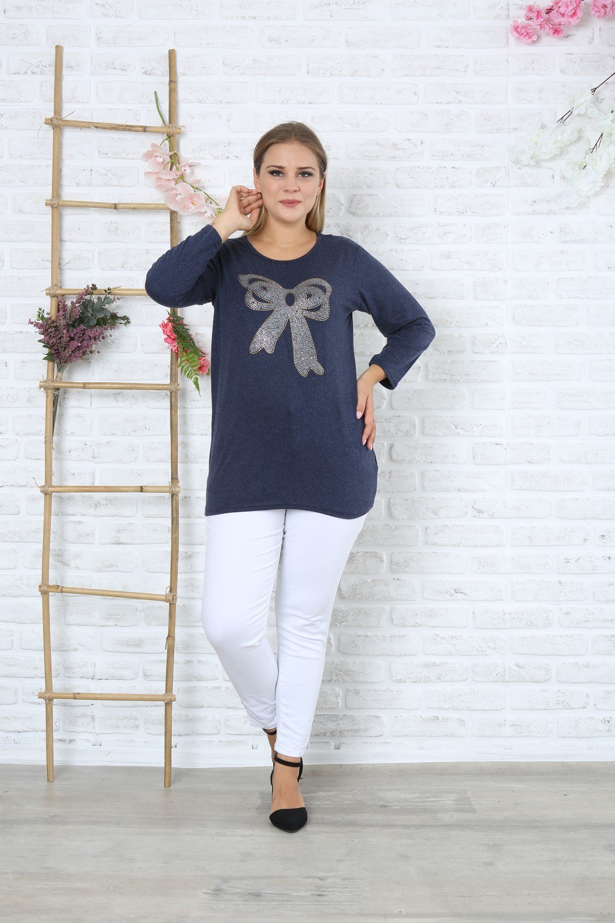 Kurdele Desenli Büyük Beden Lacivert Y-Viskon Kazak