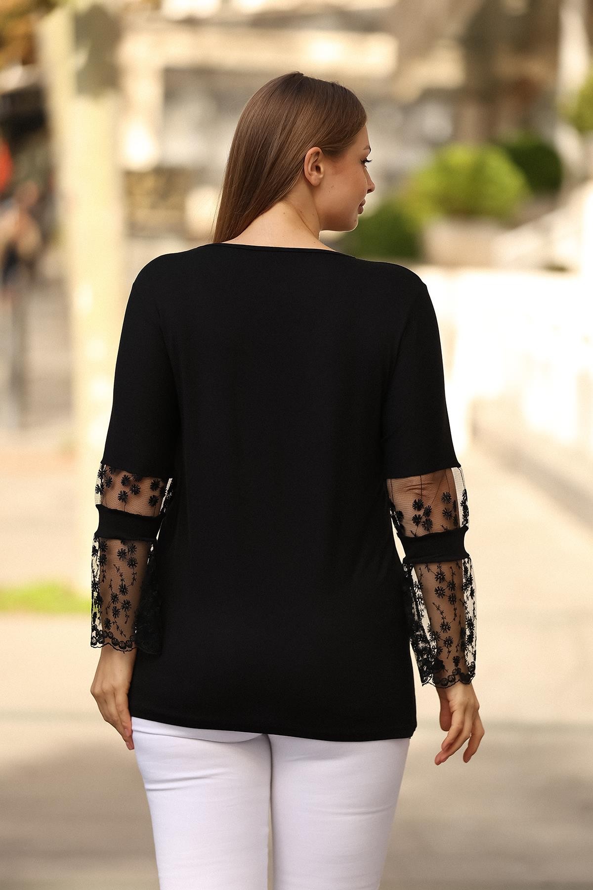 Kolları Dantel Desenli Büyük Beden Siyah Bluz