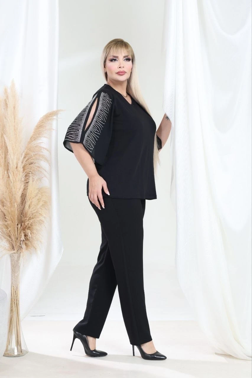 Büyük Beden Kolu Sıra Taş Detaylı Bluz