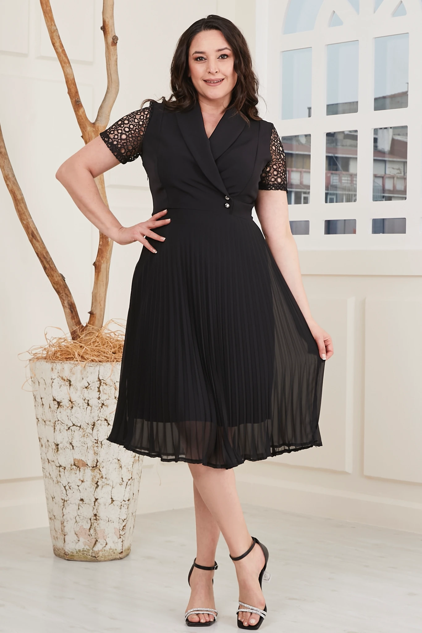 Büyük Beden Etekleri Pliseli Elbise Siyah