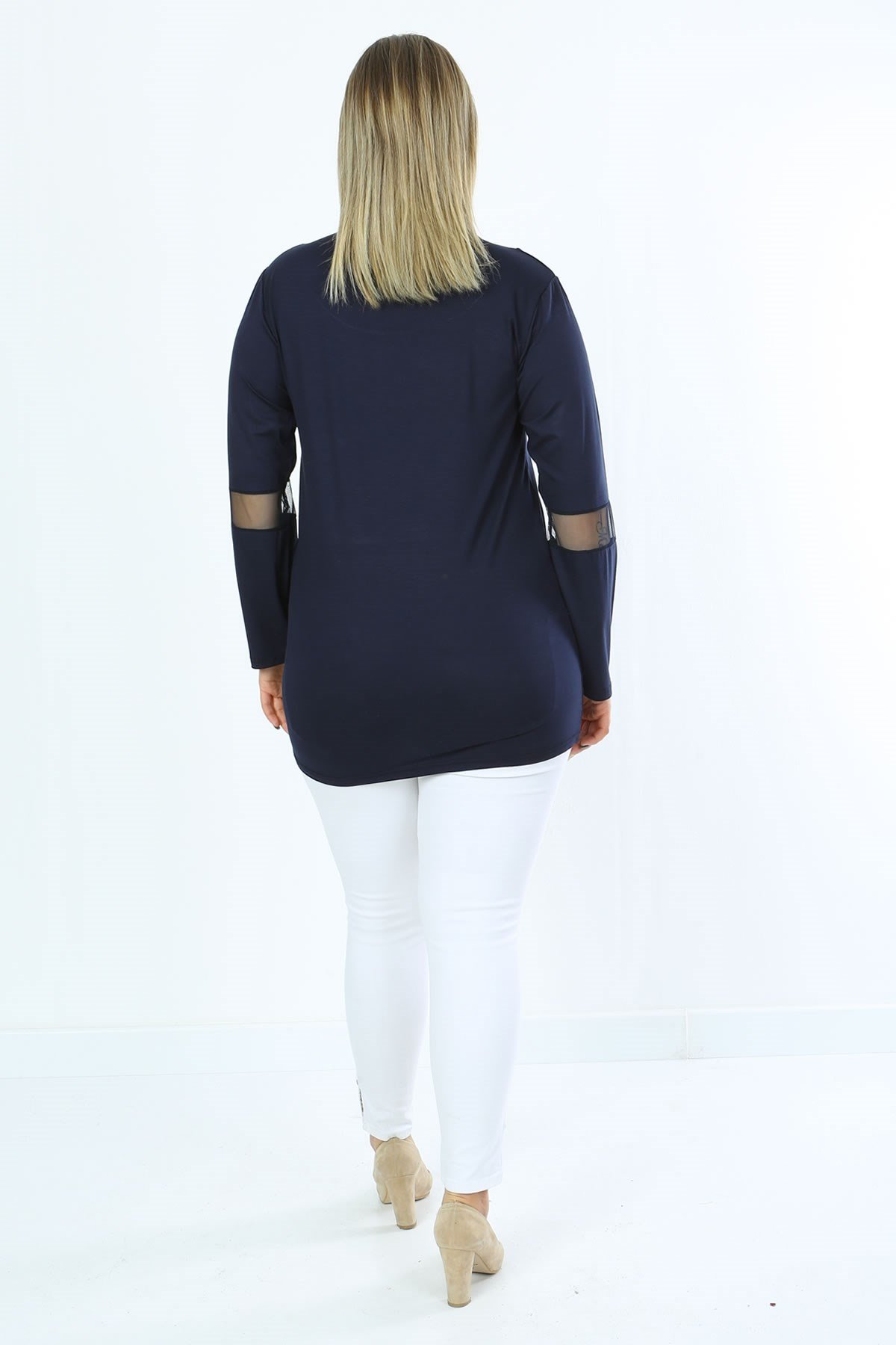 Dirsek ve Yakası Tüllü Büyük Beden Lacivert Bluz