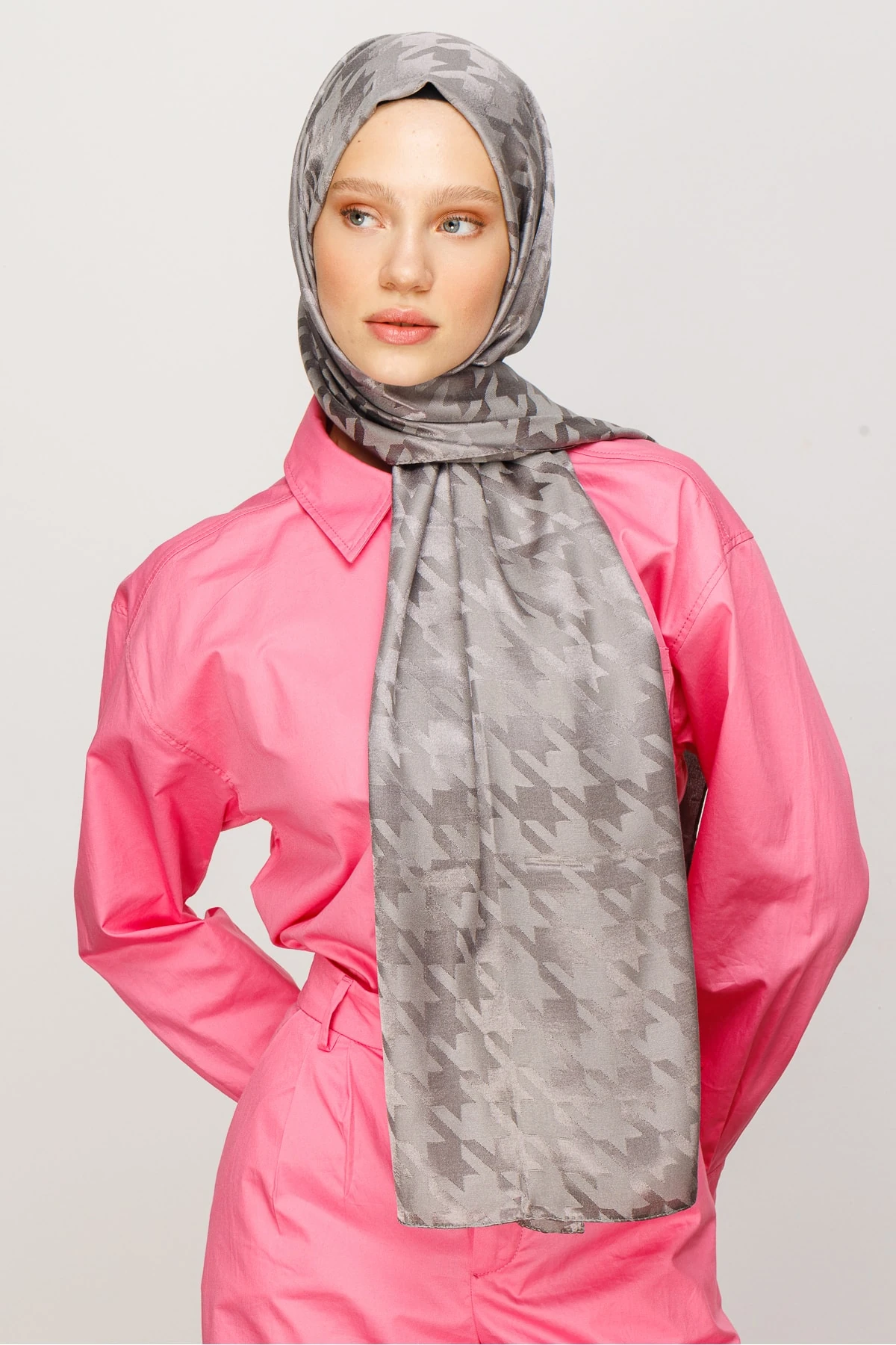 Kazayağı Desen Parlak Jakar Şal