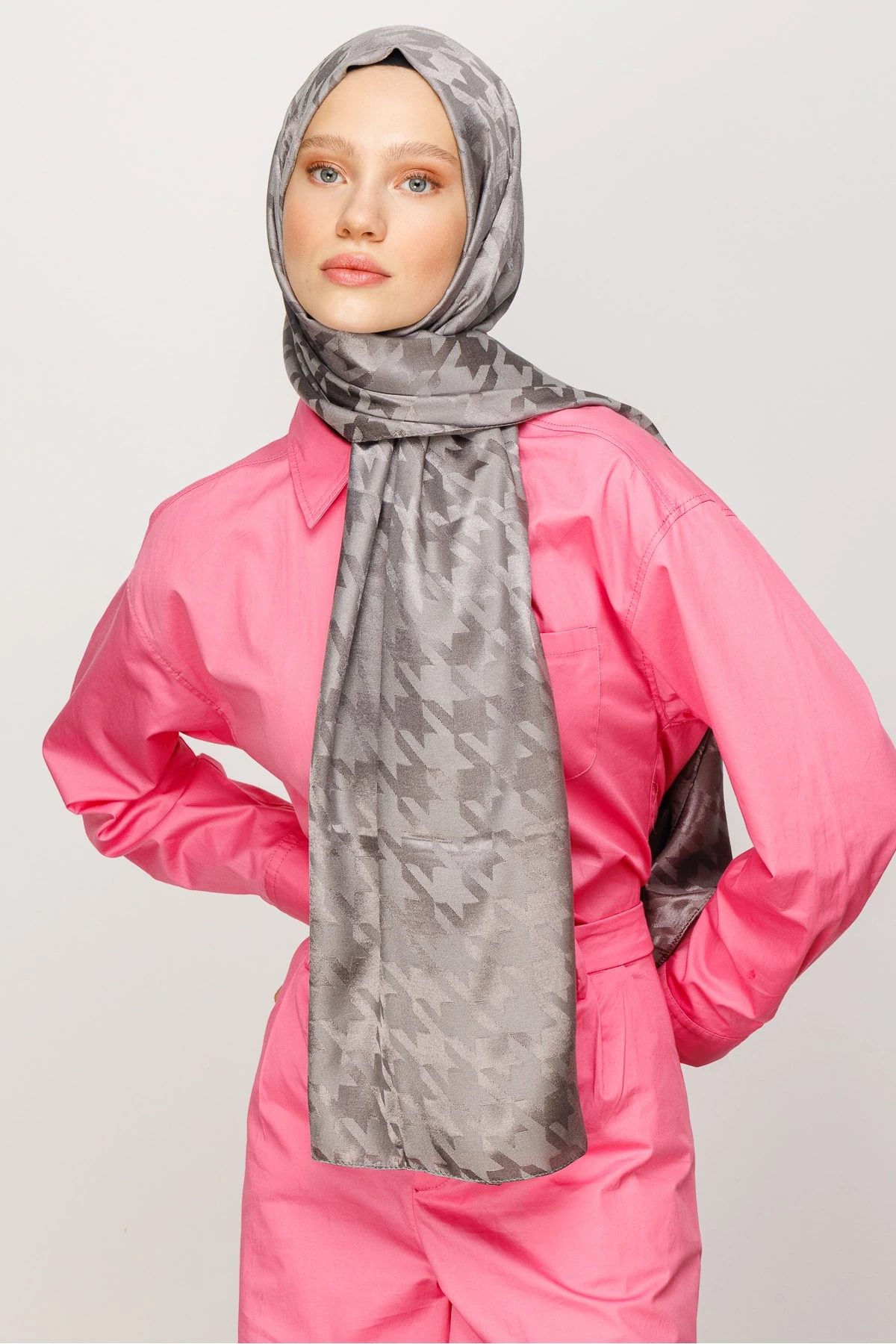 Kazayağı Desen Parlak Jakar Şal