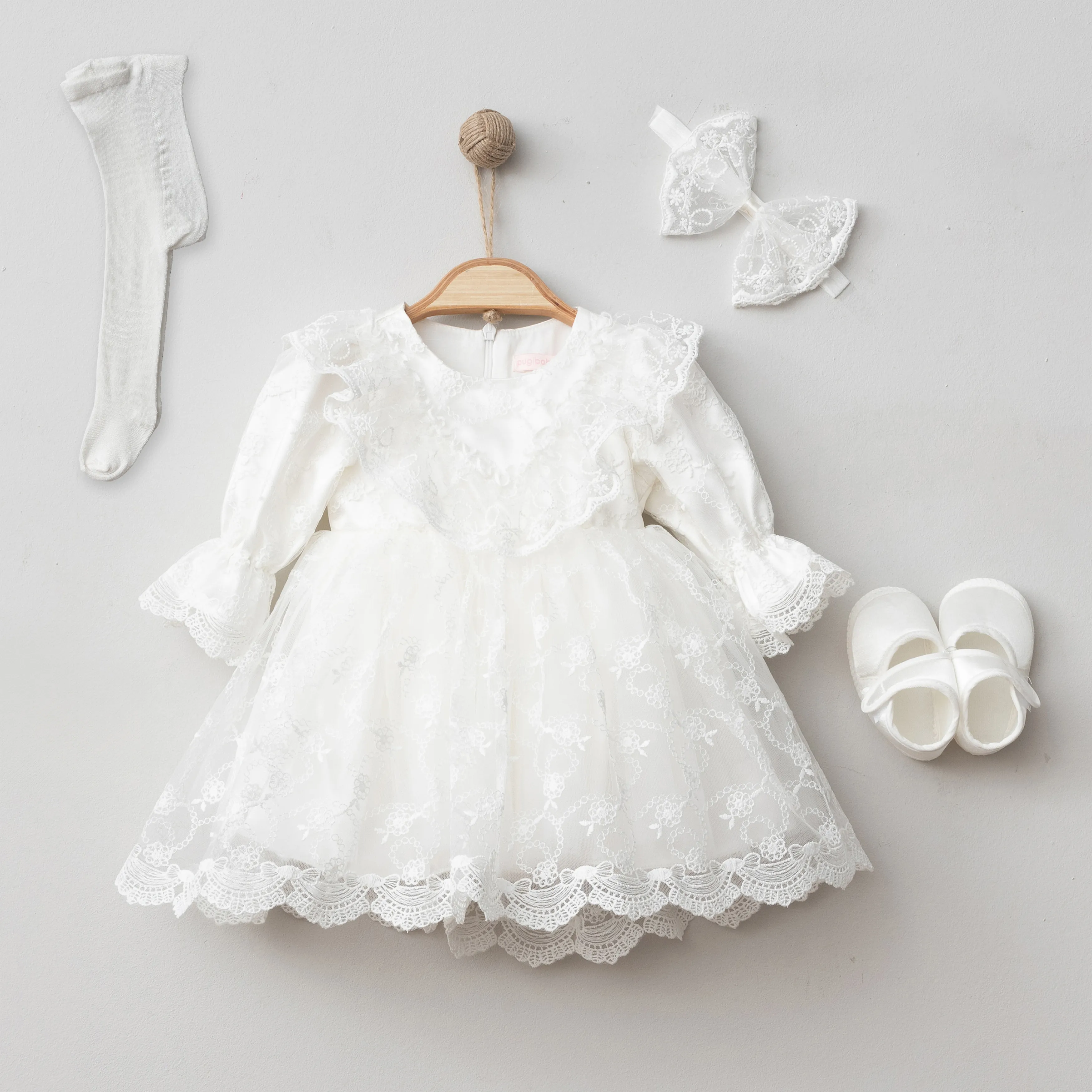 Kız Bebek Beyaz Dantel Mevlüt Seti 0-3 Ay & 3-6 Ay | Toka + Patik + Çorap 4’lü Set | Özel Gün – Fotoğraf Çekimi