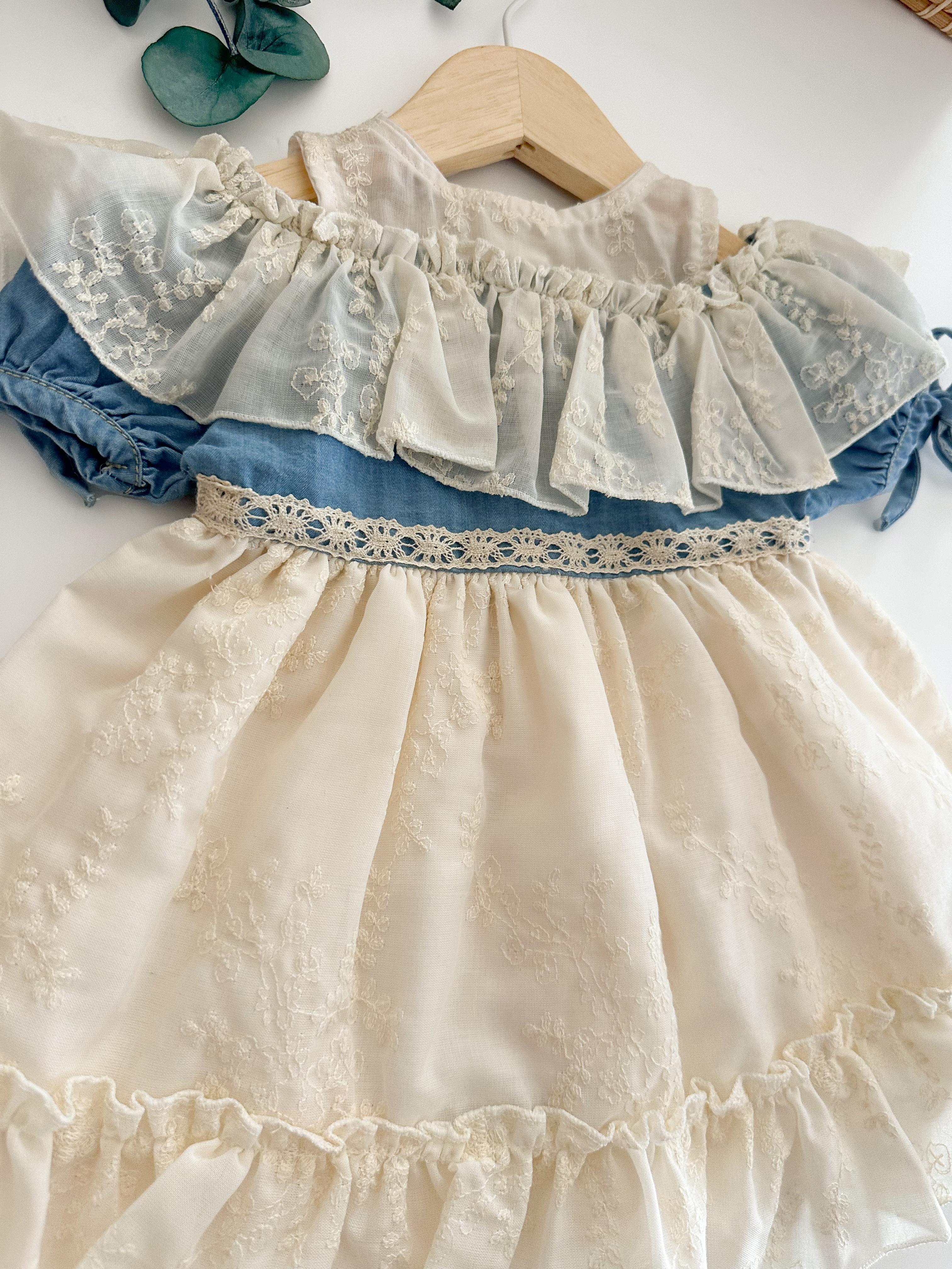  Denim Fırfırlı Nakışlı Omuz Açık Kız Bebek Elbise