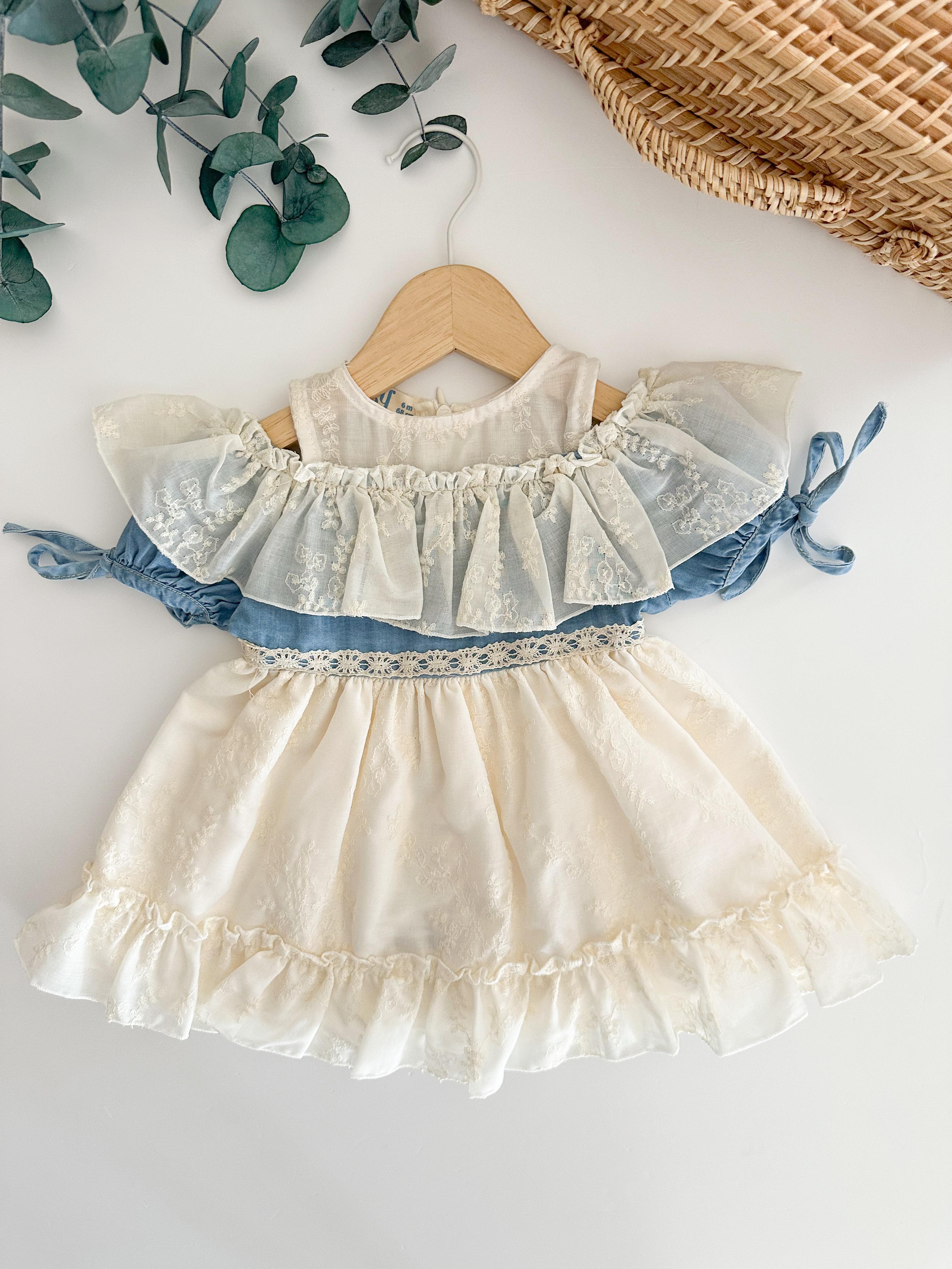  Denim Fırfırlı Nakışlı Omuz Açık Kız Bebek Elbise