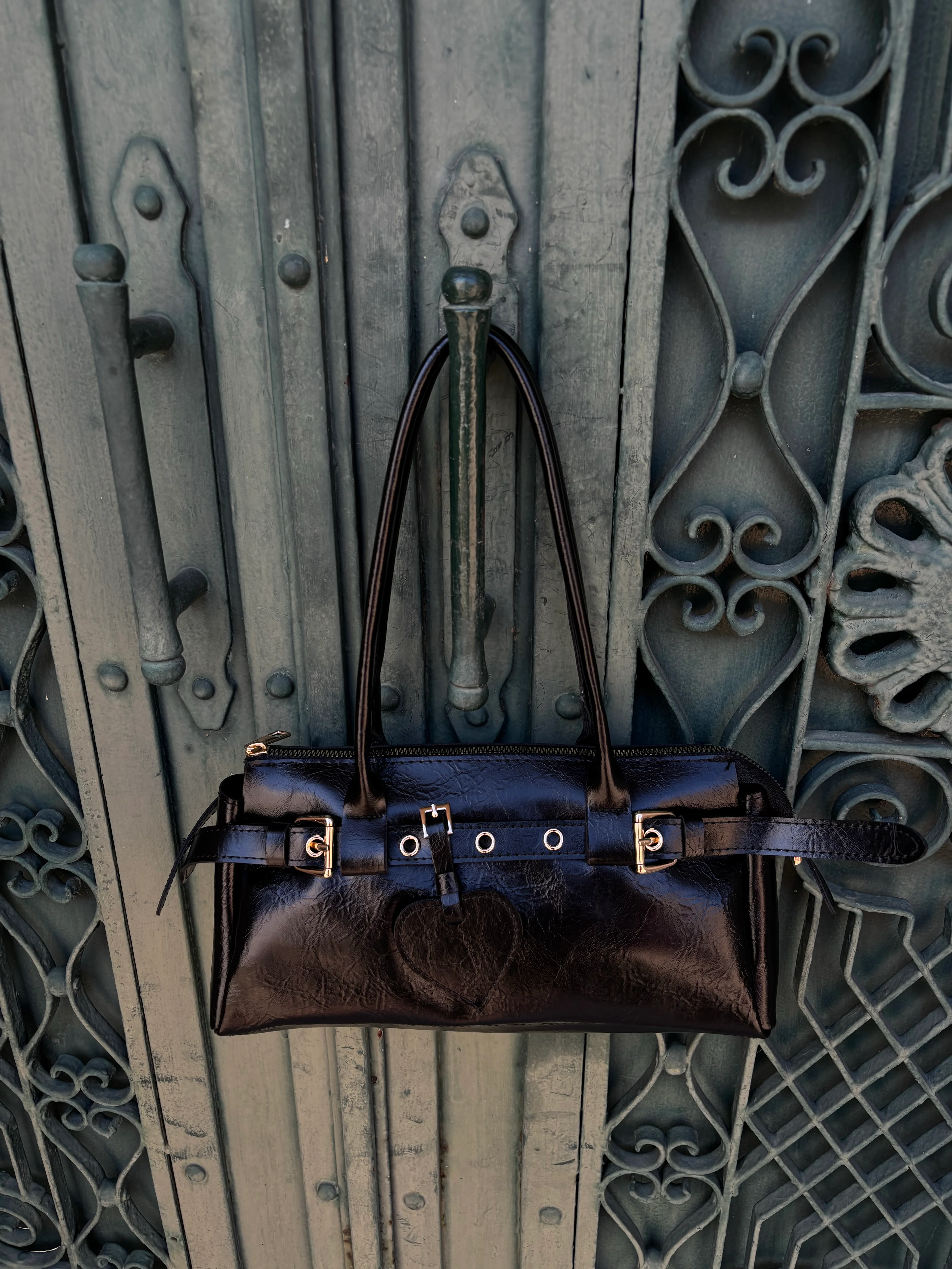 Blair/Kalp Charmlı Baget Kadın Çanta - siyah