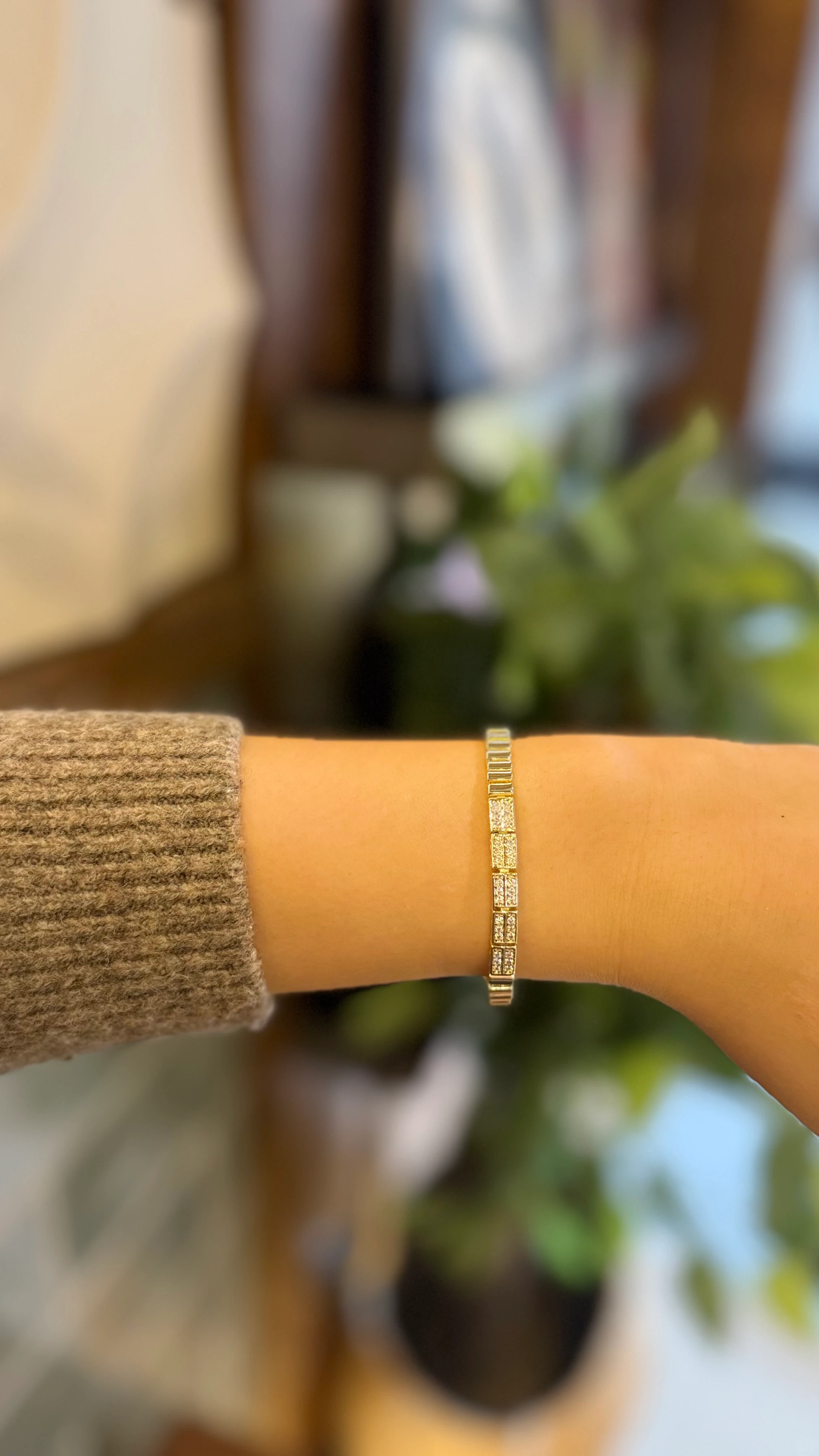 Dikdörtgen Taş Sıralı Zarif Bileklik