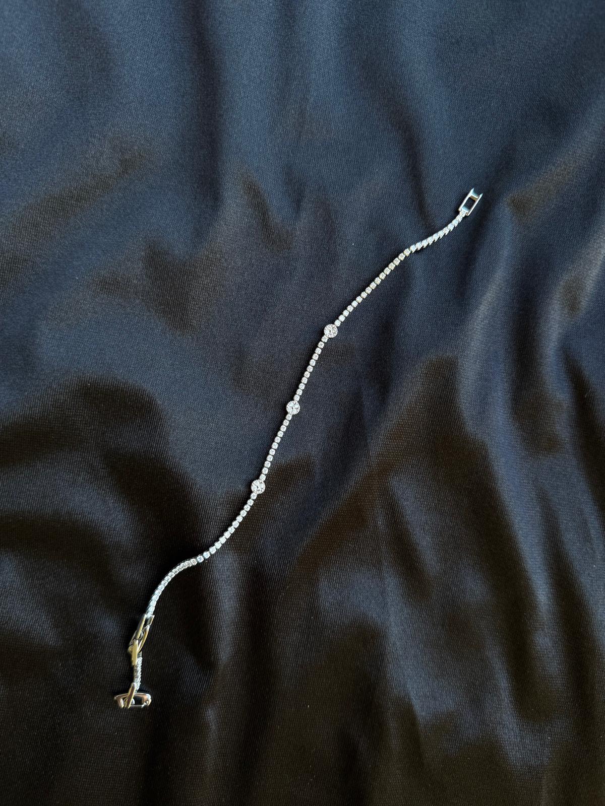 Minimalist Gece Işıltısı