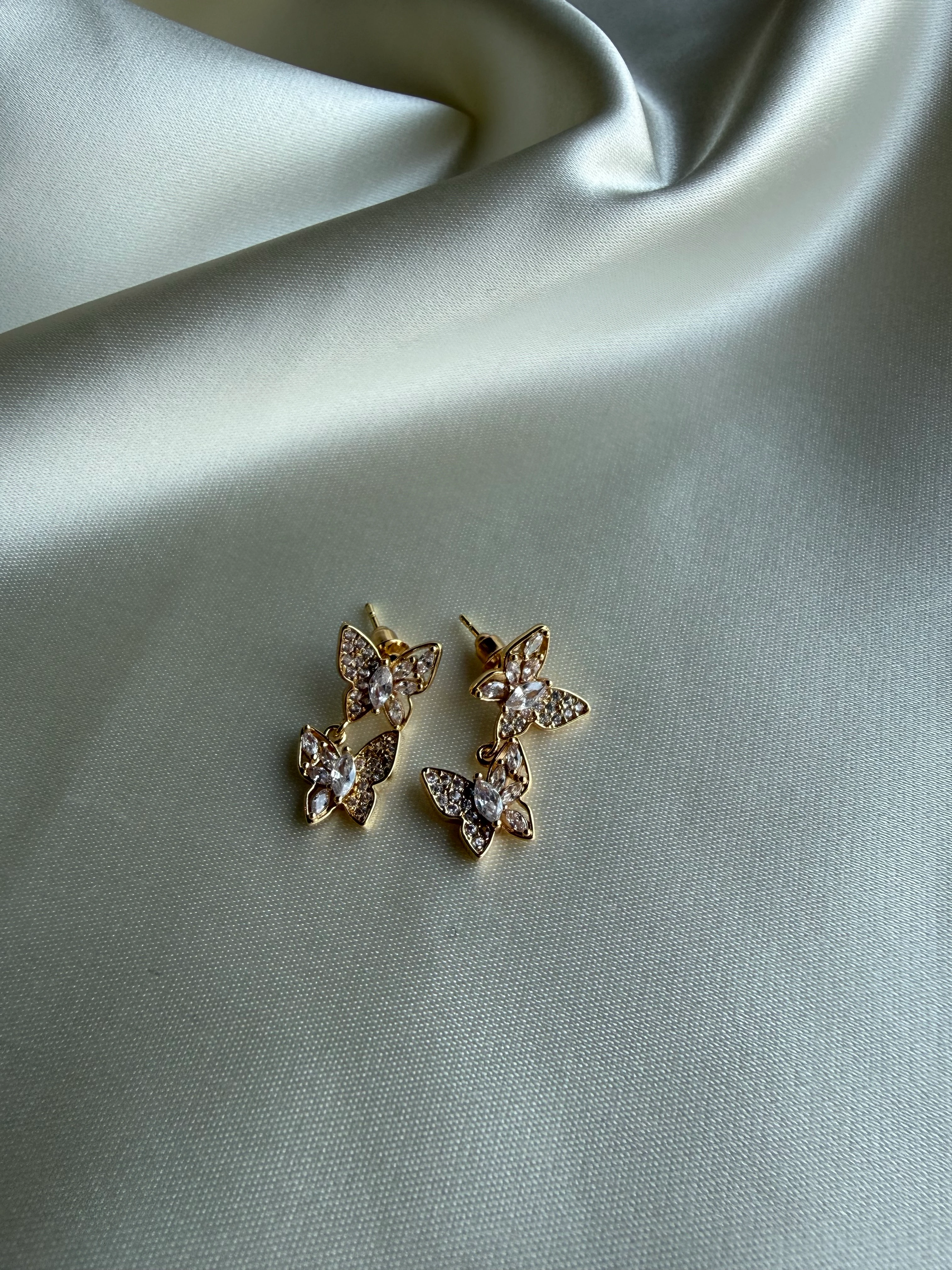 Işıltılı Çift Kelebek Küpe