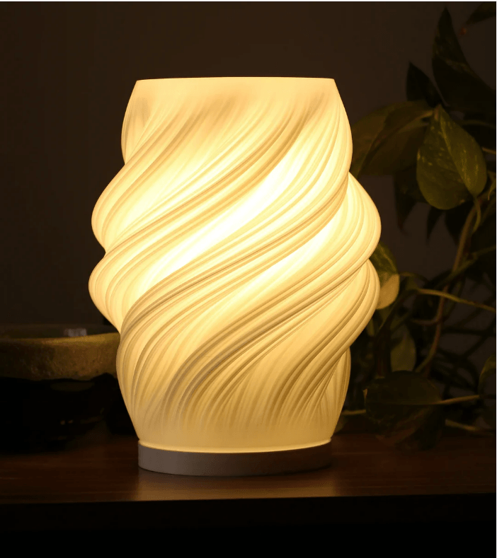 💡 Spiral Işıklı Masa Lambası – Modern Seri