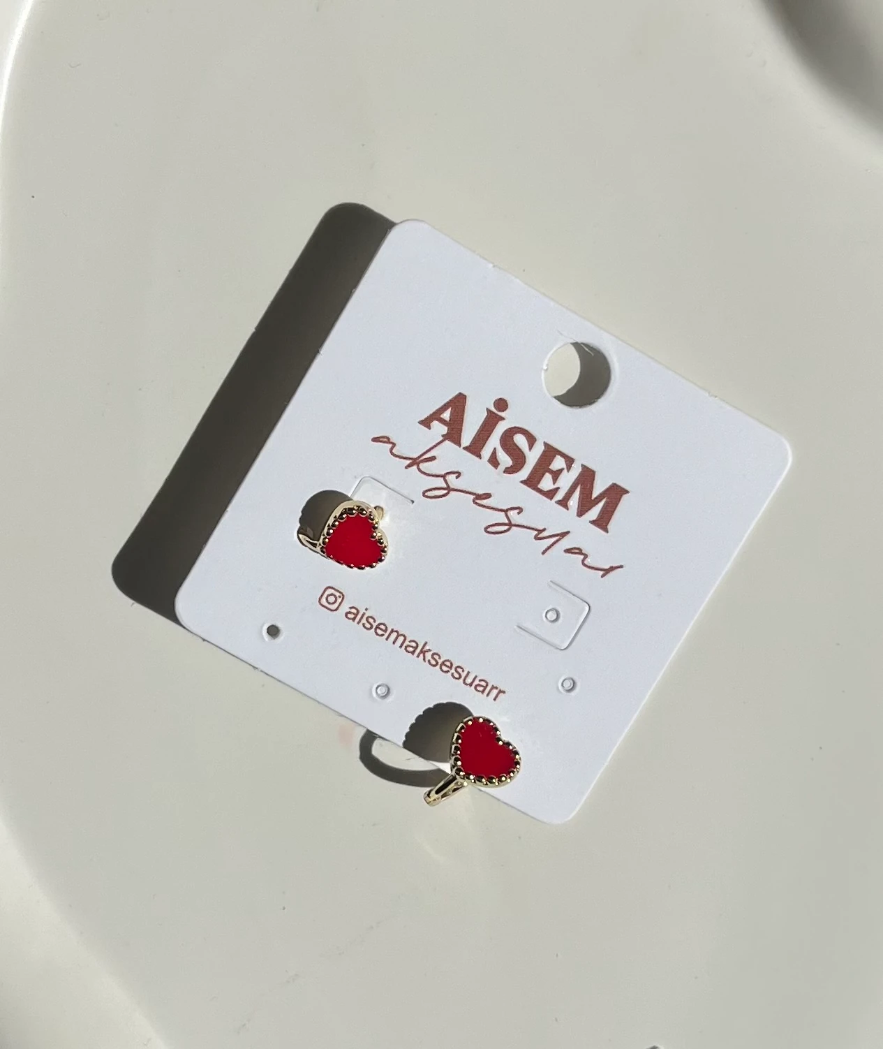 kalp detay kırmızı çoçuk küpesi