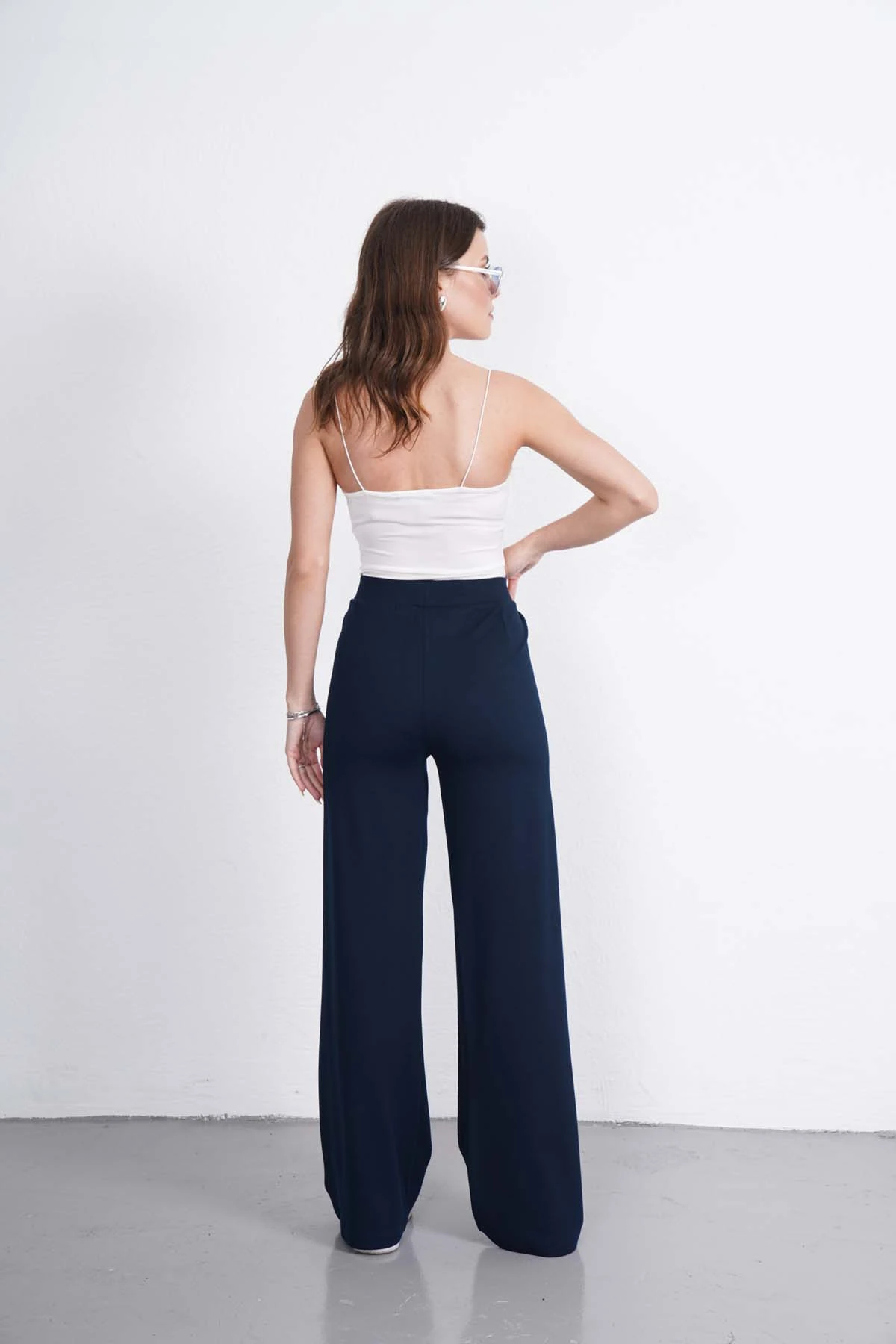 Beli Lastikli Önü Dikişli Pantolon