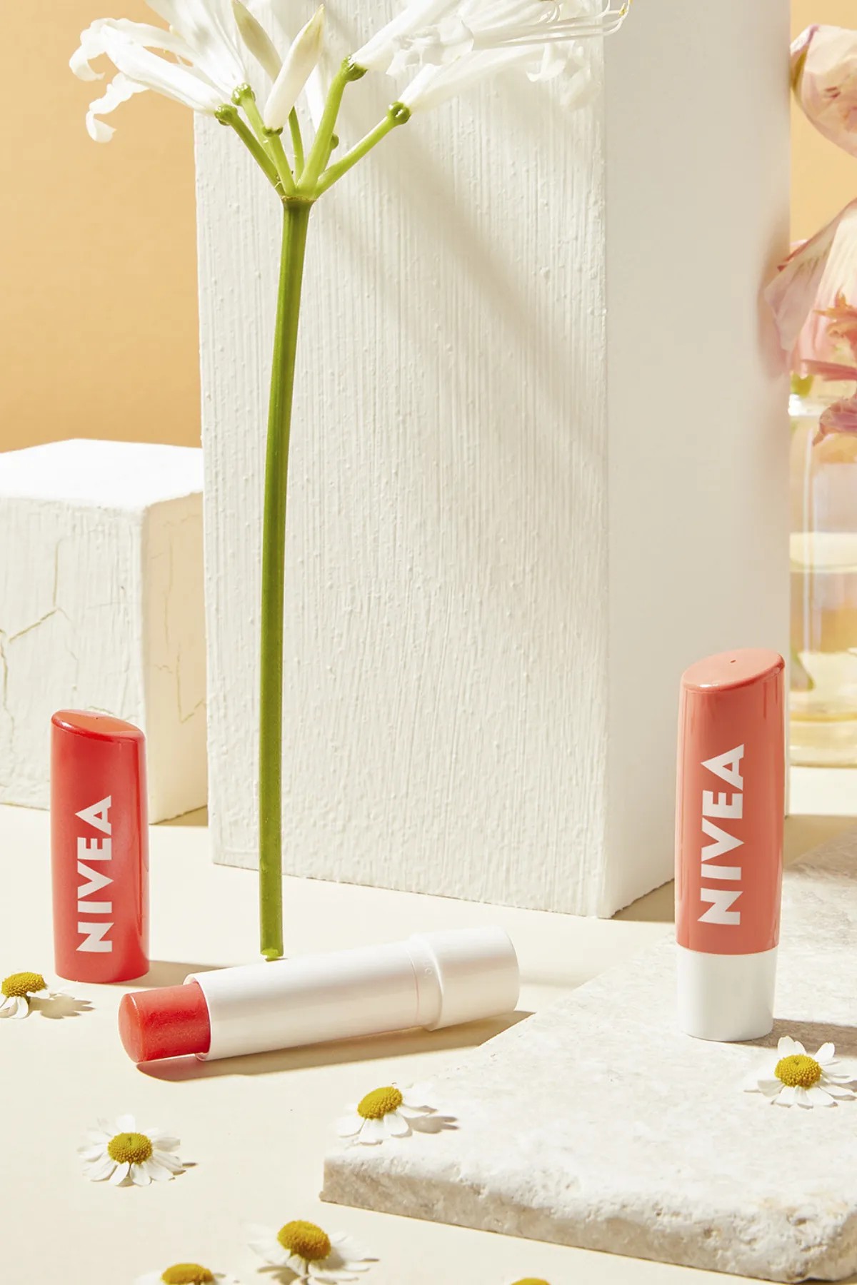 NIVEA PEACH SHİNE DUDAK BAKIM KREMİ