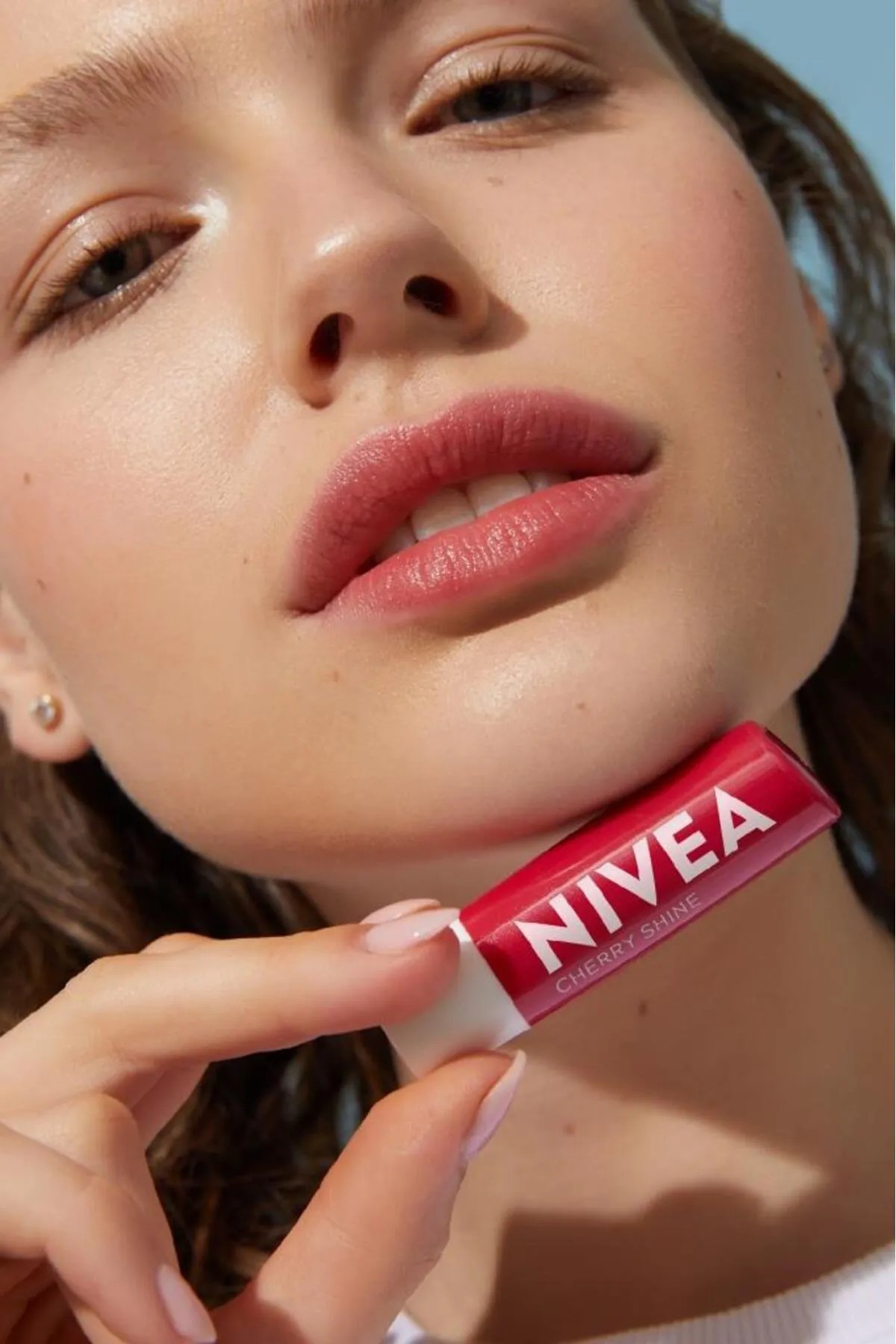 NIVEA CHERRY SHİNE DUDAK BAKIM KREMİ