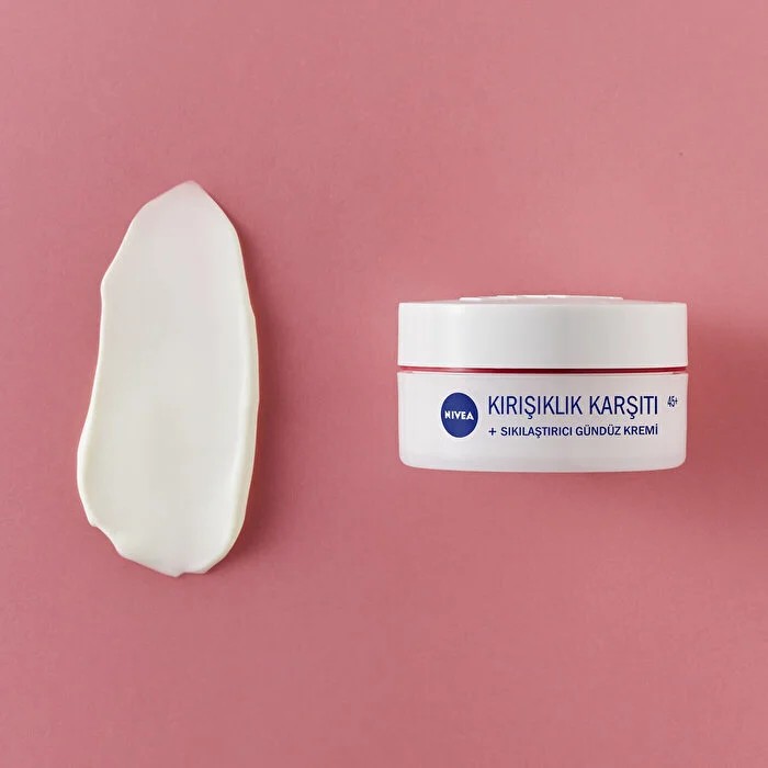 NIVEA KIRIŞIKLIK KARŞITI + SIKILAŞTIRICI YÜZ KREMİ 45+
