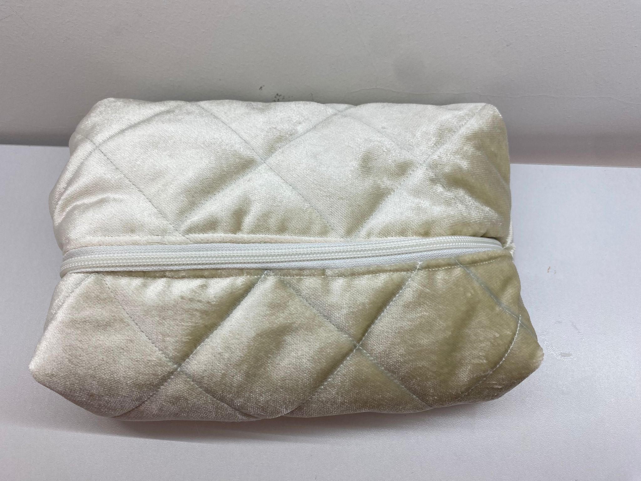 AURA Kadife Makyaj Çantası