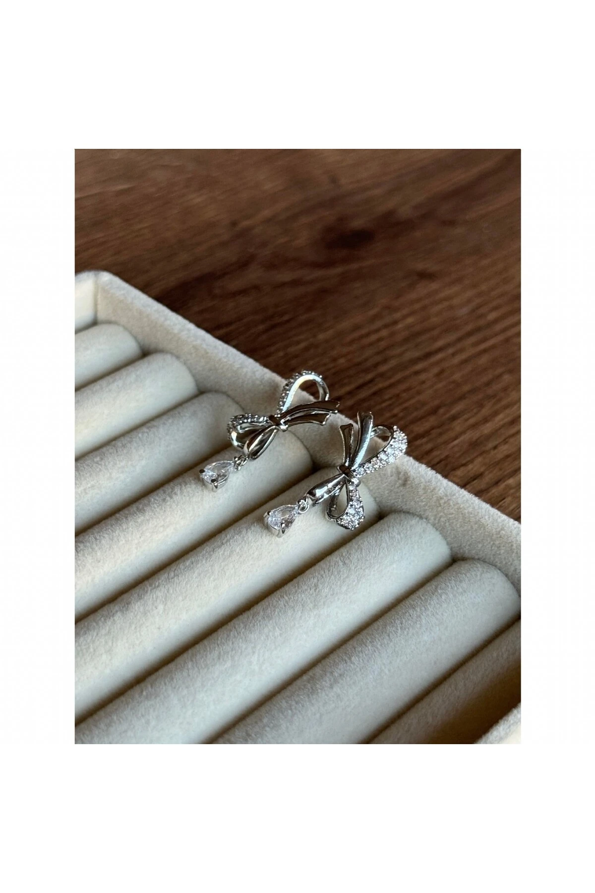 Su Damlası Kurdele Zirkon Taşlı Küpe