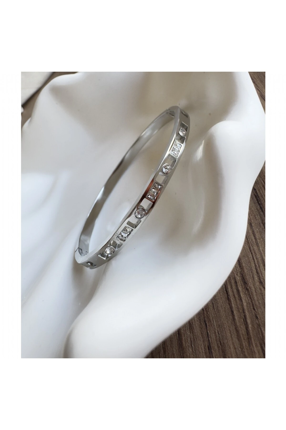 Zirkon ve Baget Taşlı Kelepçe Bileklik