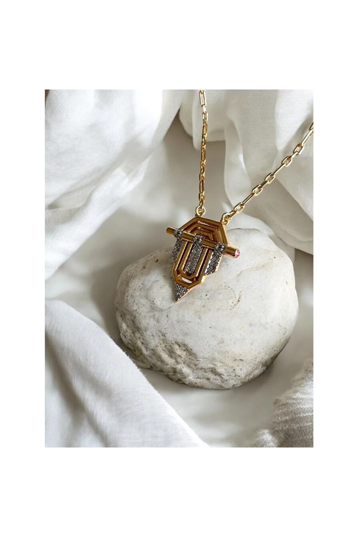 Madalyon Model Yakut ve Zirkon Taşlı Leyla Kolye